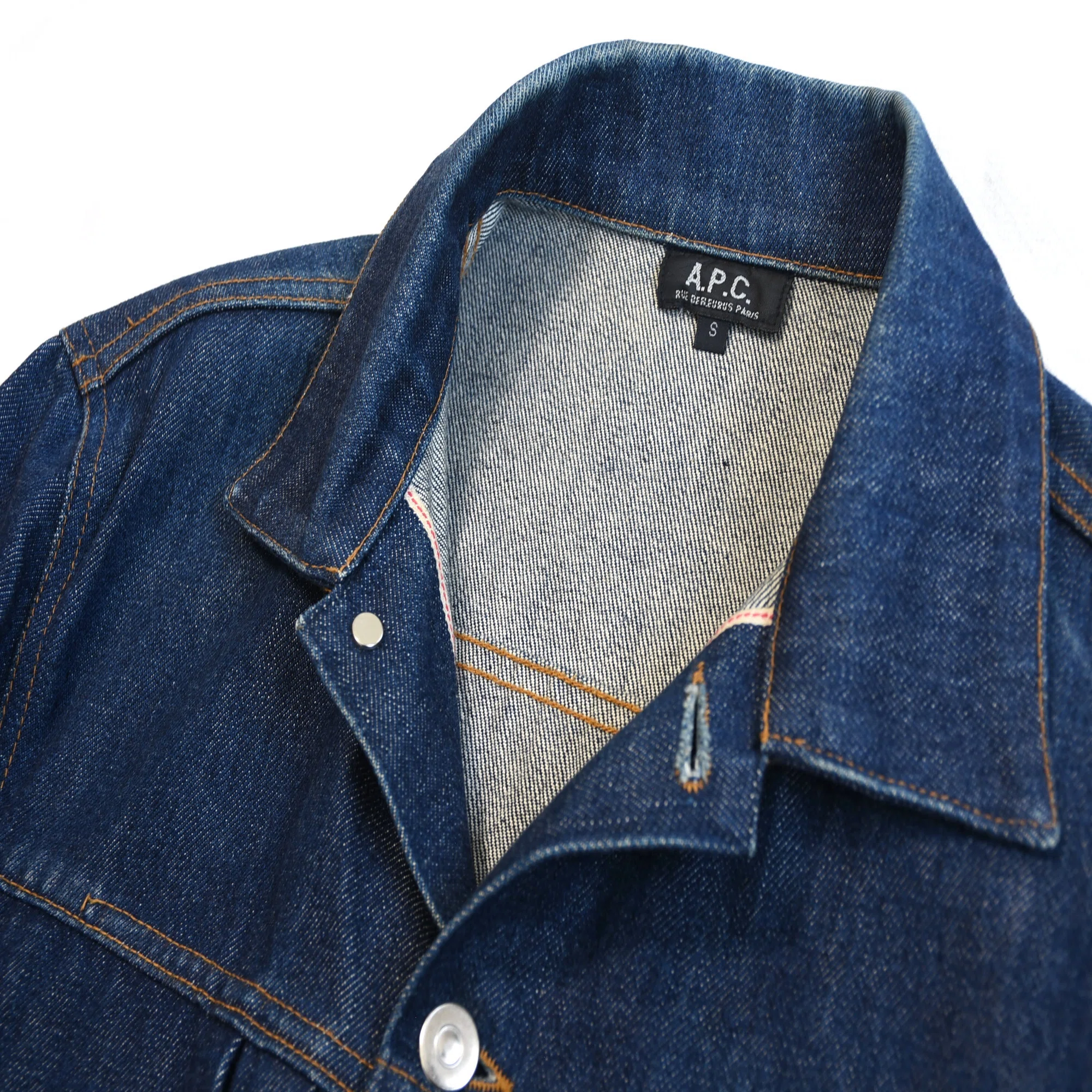 服とか靴とか10年以上愛用できたモノを紹介していくよ！ No.3 A.P.C. 