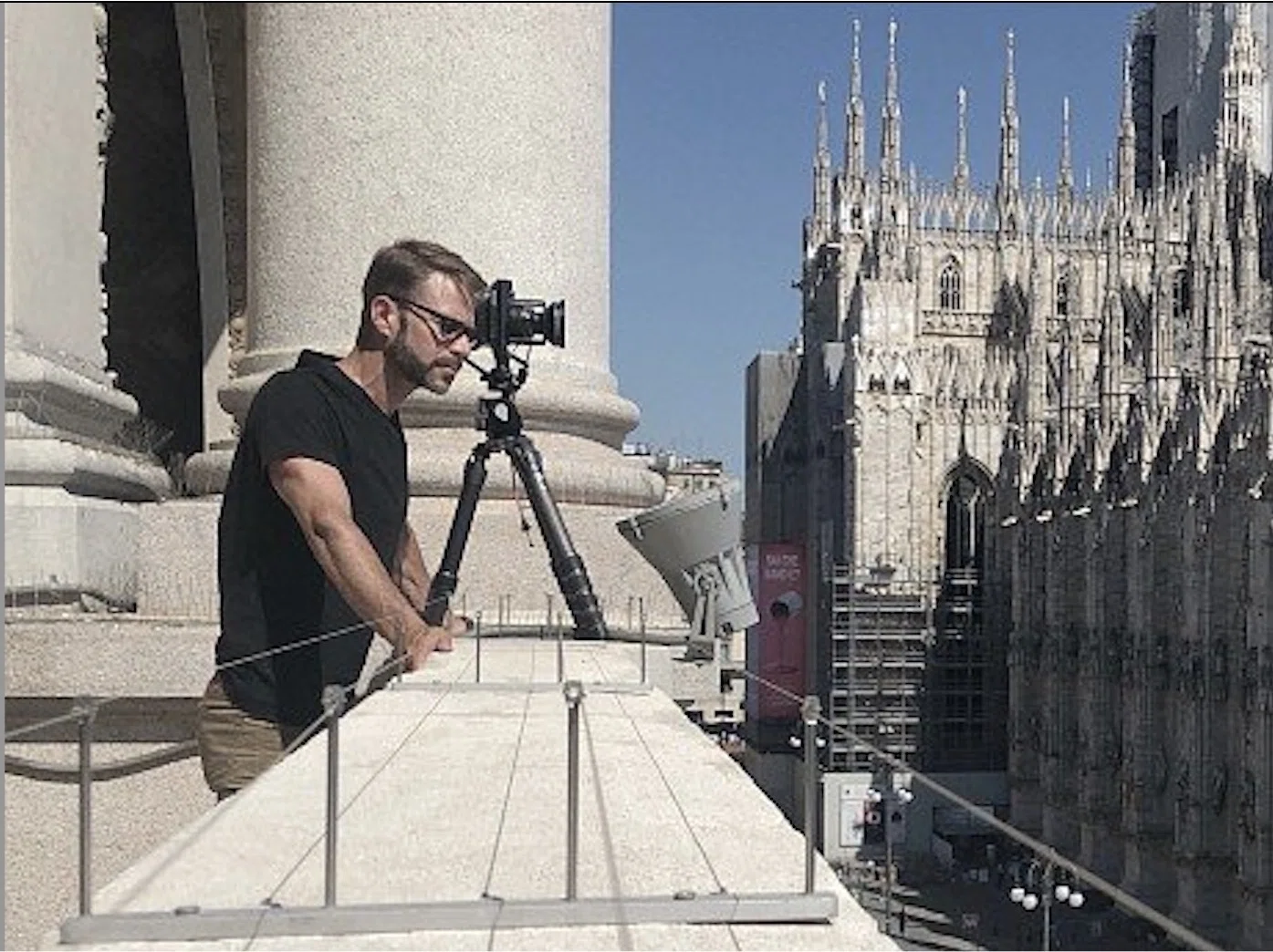 写真家デビッド・バーデニー：見る人を経験的認識の世界へ導く