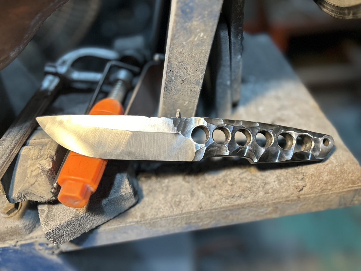 萩野 力 ナイフAsurah Knives アウトドアナイフ さばいどる