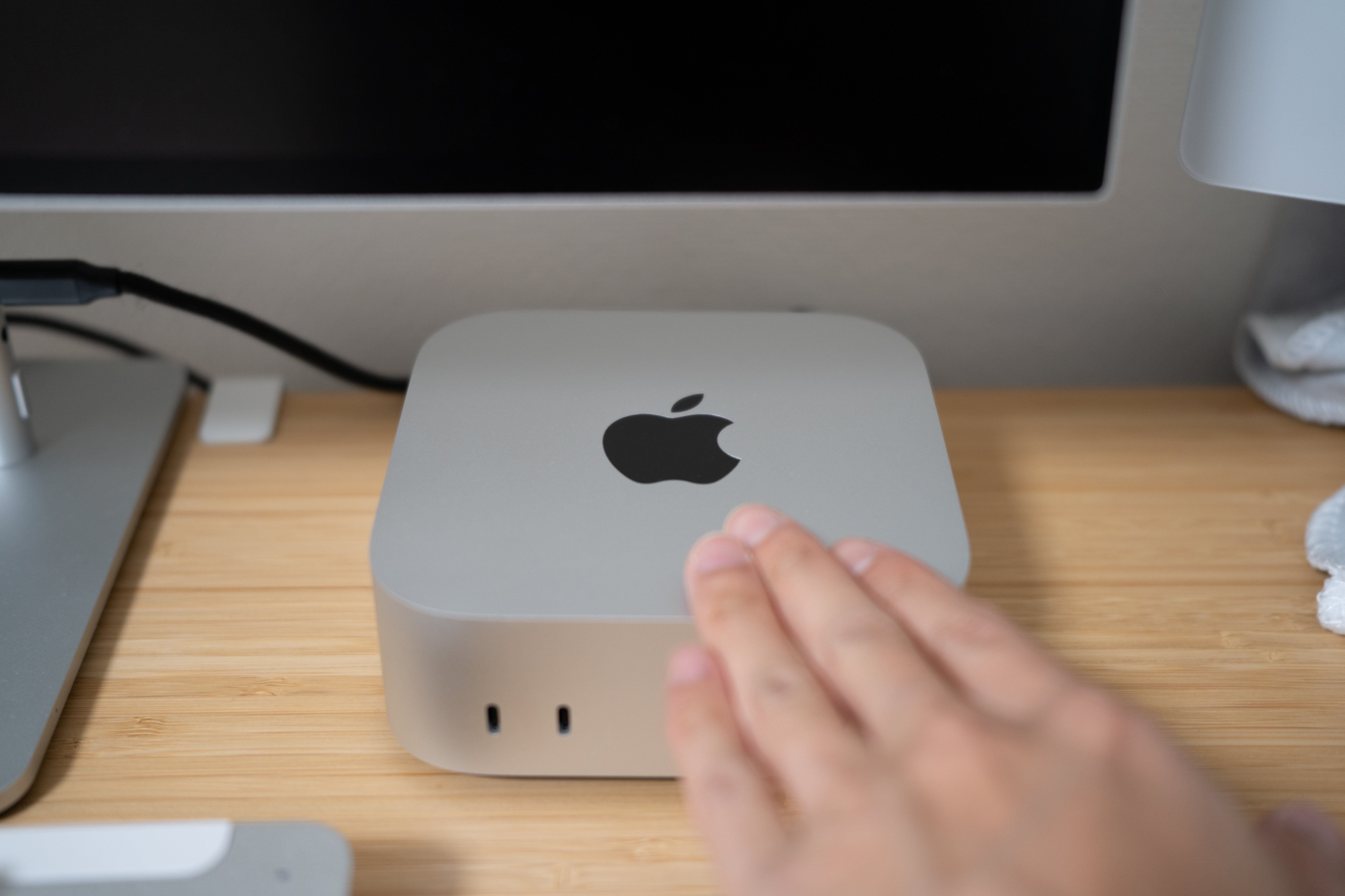 小さな筐体、大きな夢 -Mac mini M4-｜鳥人間 とし