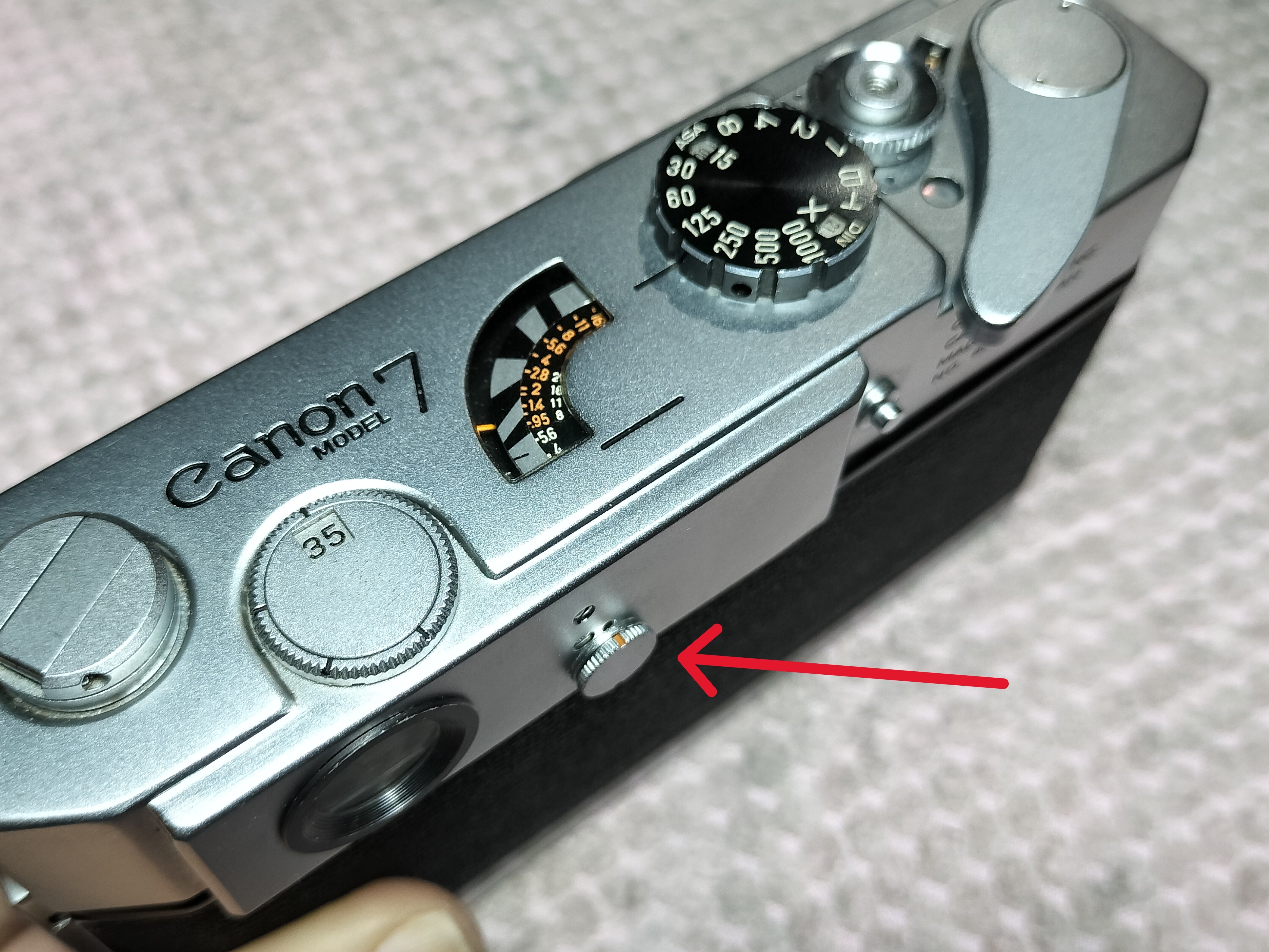 Canon 7 レンジファインダーの分解|フィルムカメラ修理のアクア Canon 7 レンジファインダーの分解|フィルムカメラ修理のアクア