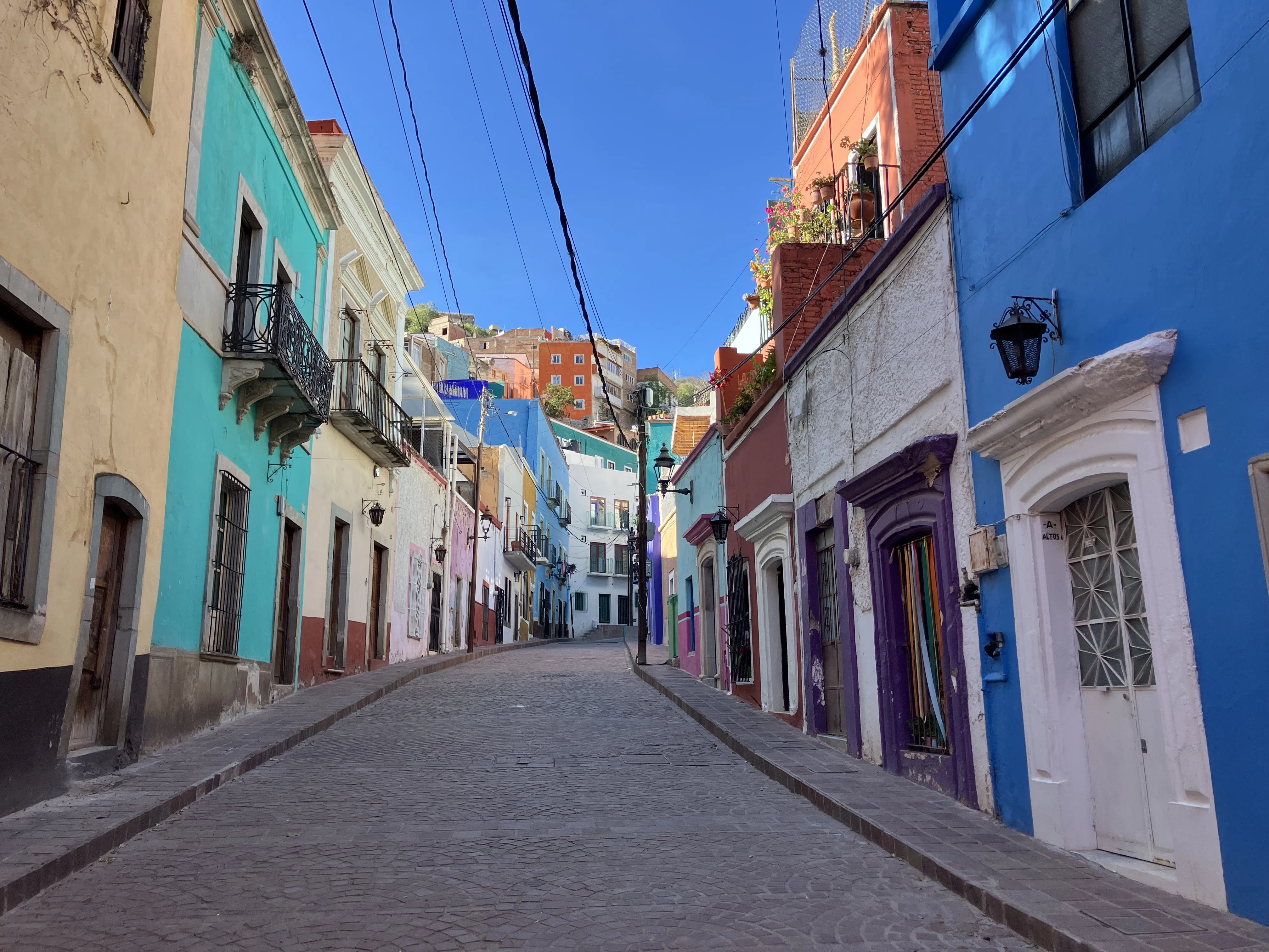 メキシコ旅行記】カラフルな街並みを歩きまわるグアナファト2日目