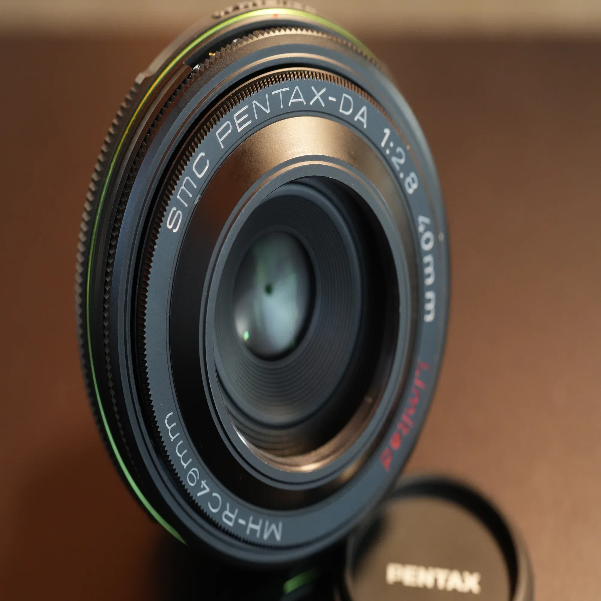 正にスナップシューターな smc PENTAX DA40㎜F2.8 Limited。｜鶏(とり)