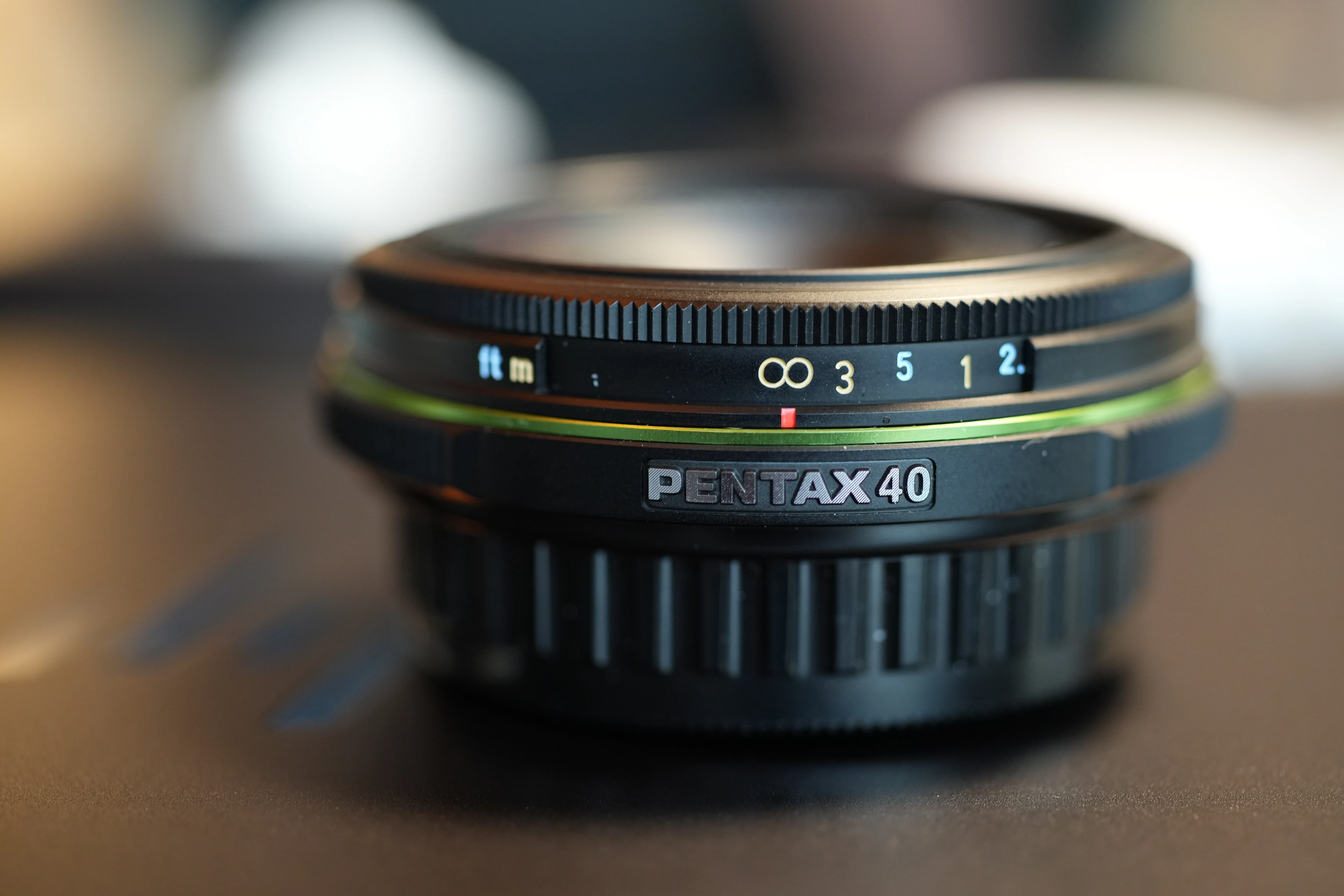 正にスナップシューターな smc PENTAX DA40㎜F2.8 Limited。｜鶏(とり)