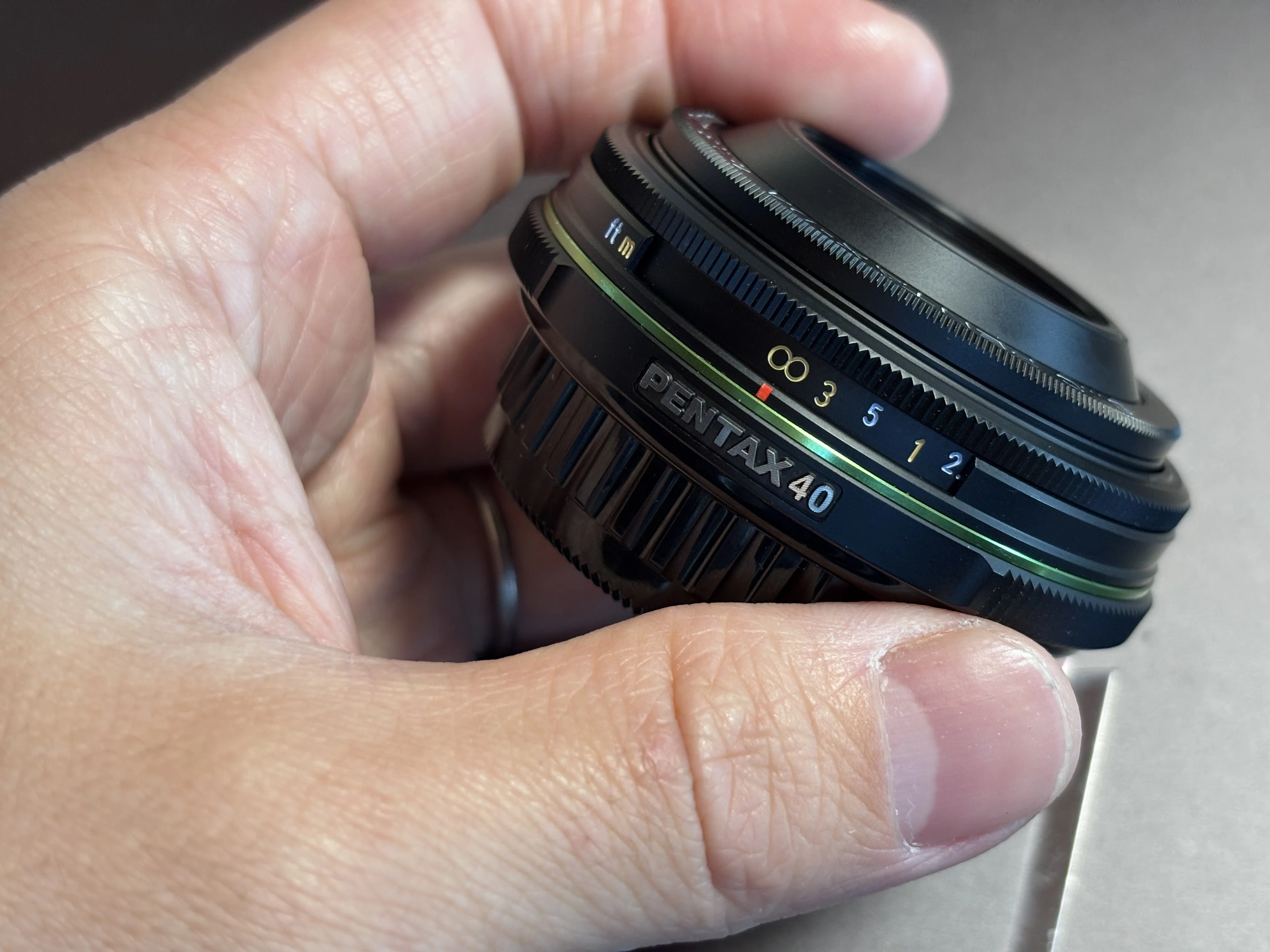 SMC Pentax 40mm f/2.8 単焦点レンズ 正にスナップシューターな smc PENTAX DA40㎜F2.8 Limited。｜鶏(とり)