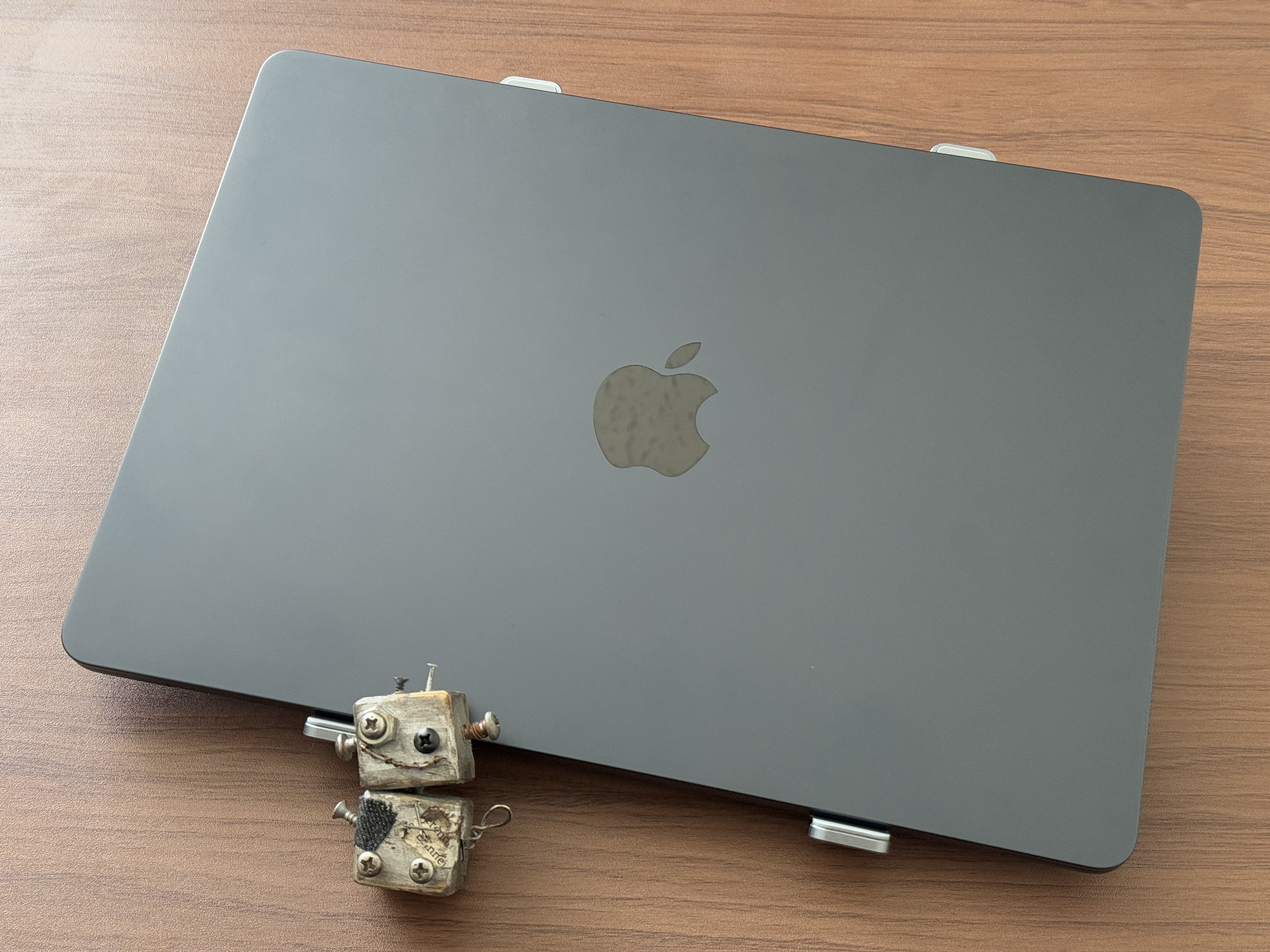 MacBook Airを購入して行動が変わった話〜おすすめの周辺機器を添えて