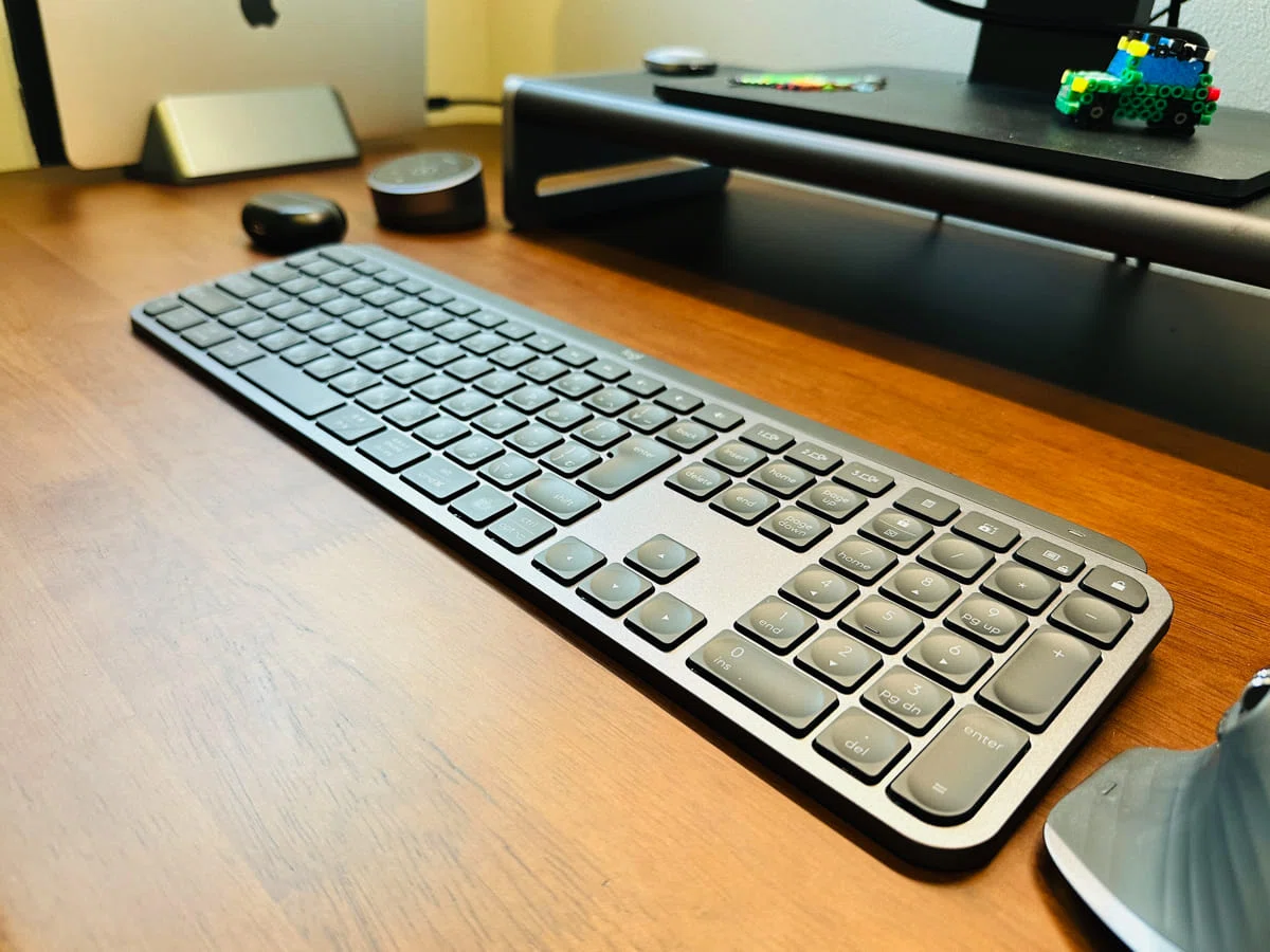 MX Keys S レビュー。静かな打鍵音が◎ 実用的なフルキーボード