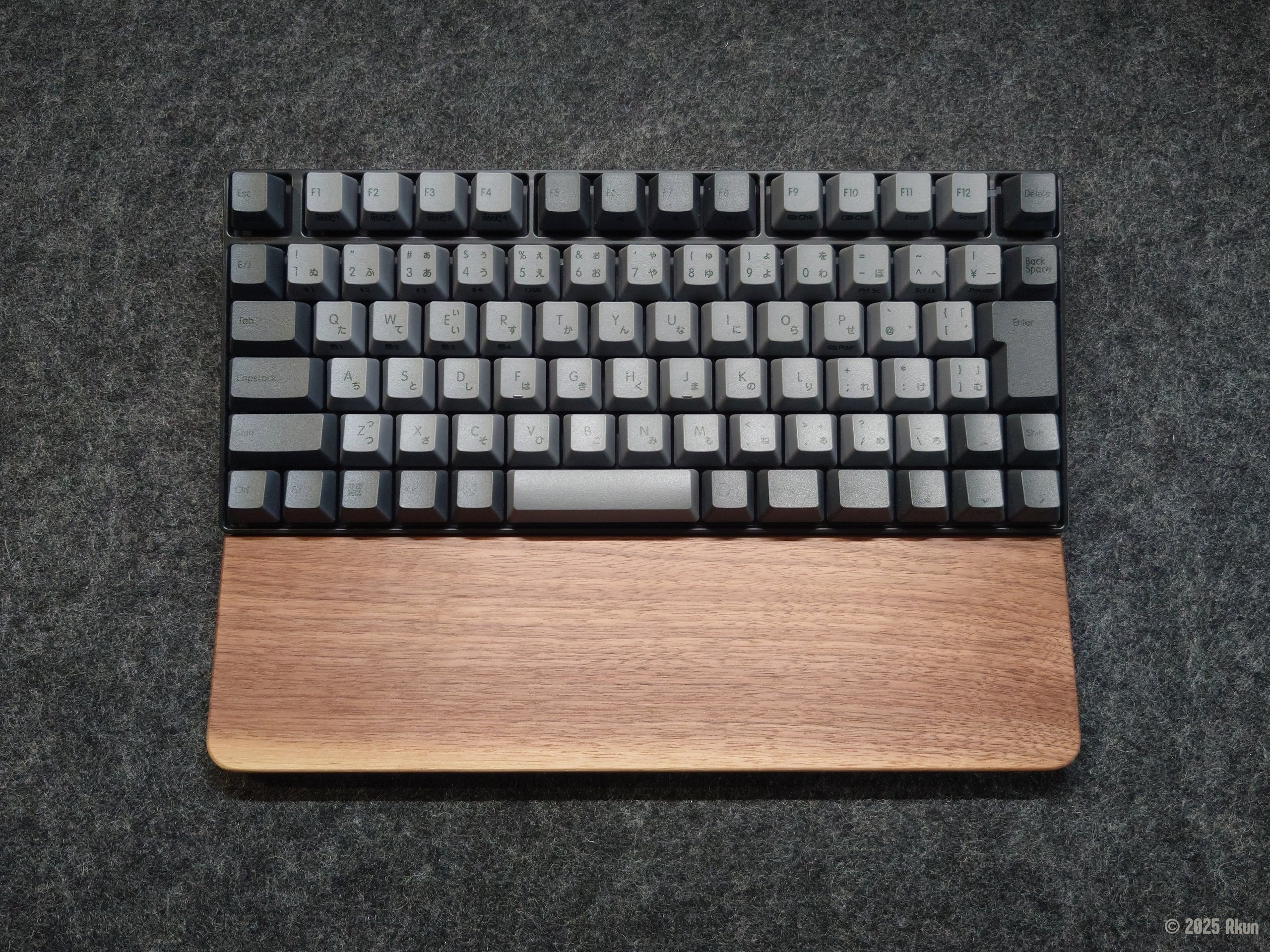 ぱぱろっそ様オーダー　リアルフォースR3向け　トラックパッド合体パームレスト REALFORCE RC1】パームレストを買った｜Rkun