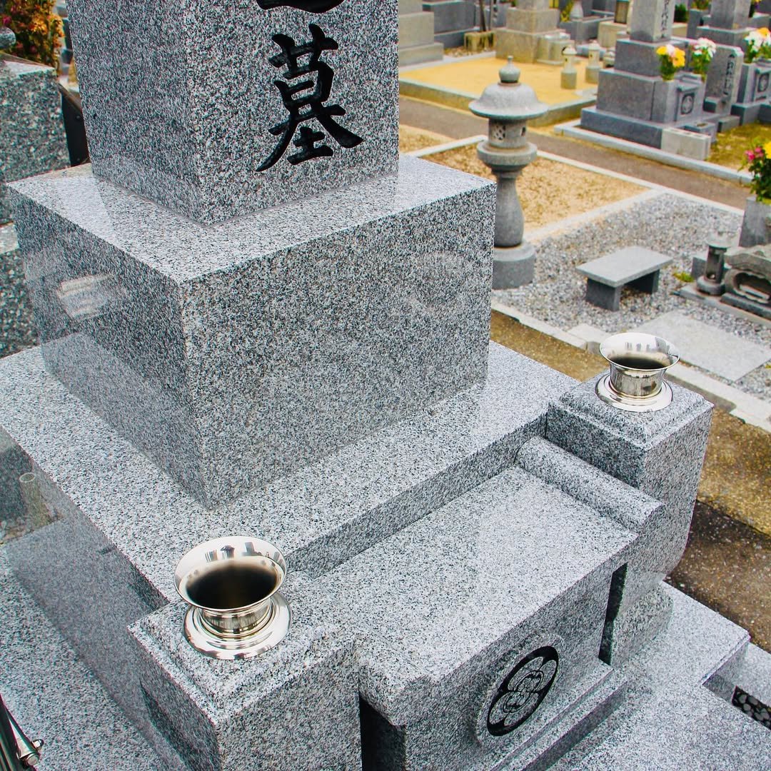 大島石の最高峰ブランド「蒼天」（そうてん）のお墓が、宮島墓苑に初