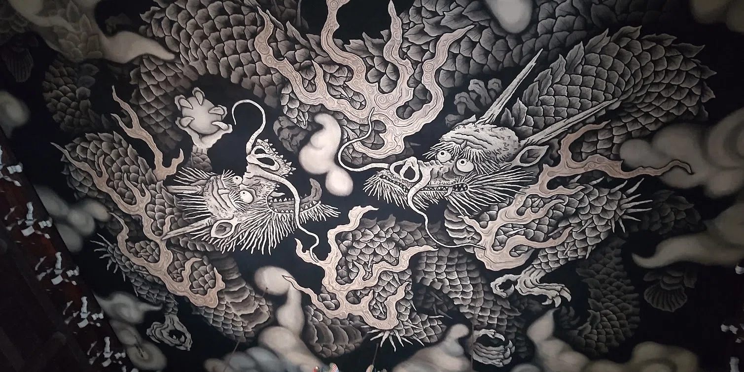 龍泉 隻龍図 建仁寺法堂天井画「双龍図」・特別公開西来院「白龍」｜jewelymama