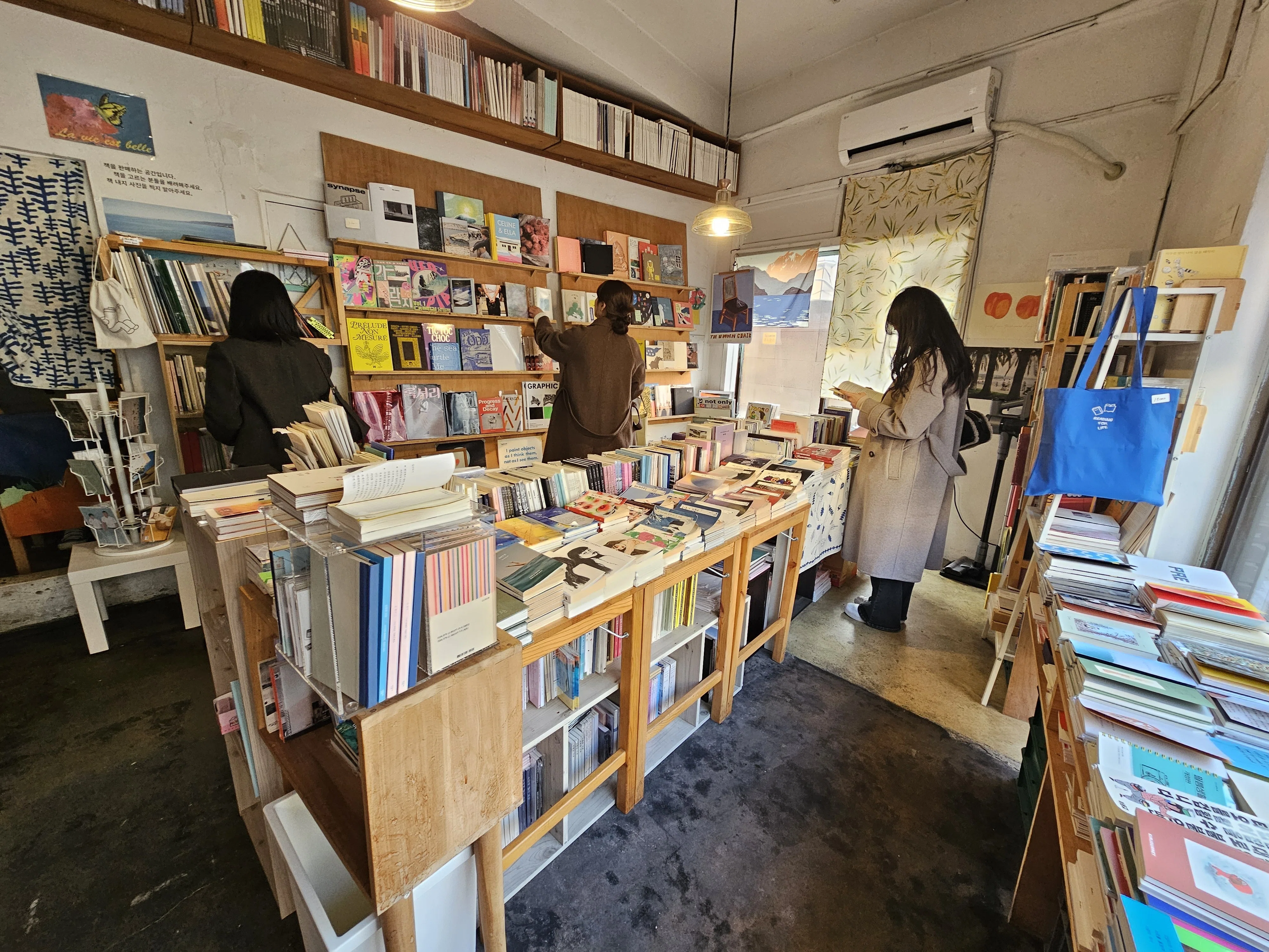 10》 韓国の独立系書店 「스토리지북앤필름 （Storage Book and Film