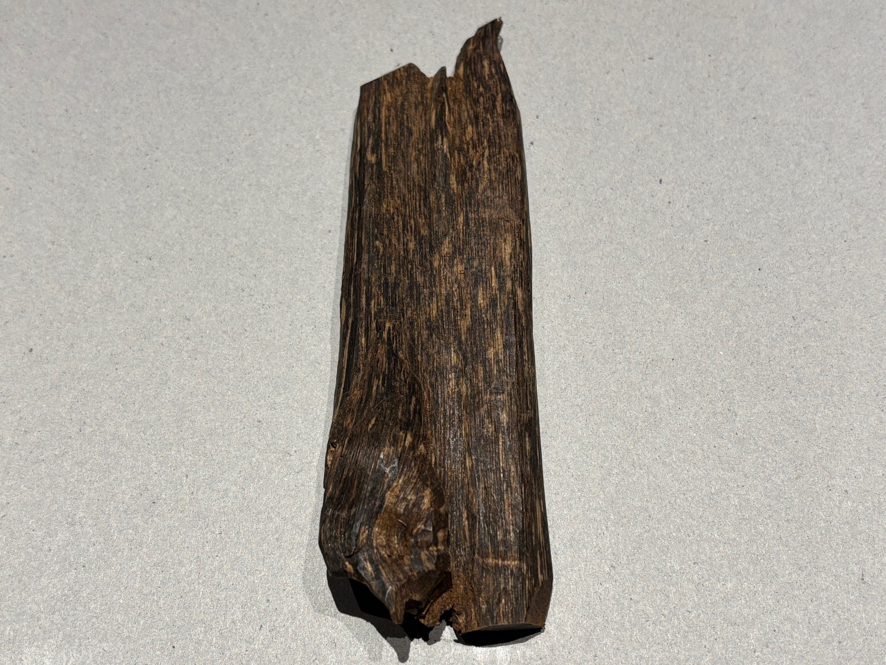 香木　真那賀　394g 蓋無木箱付　東さ7-0602② 香木 真那賀 394g 蓋無木箱付 東さ7-0602②