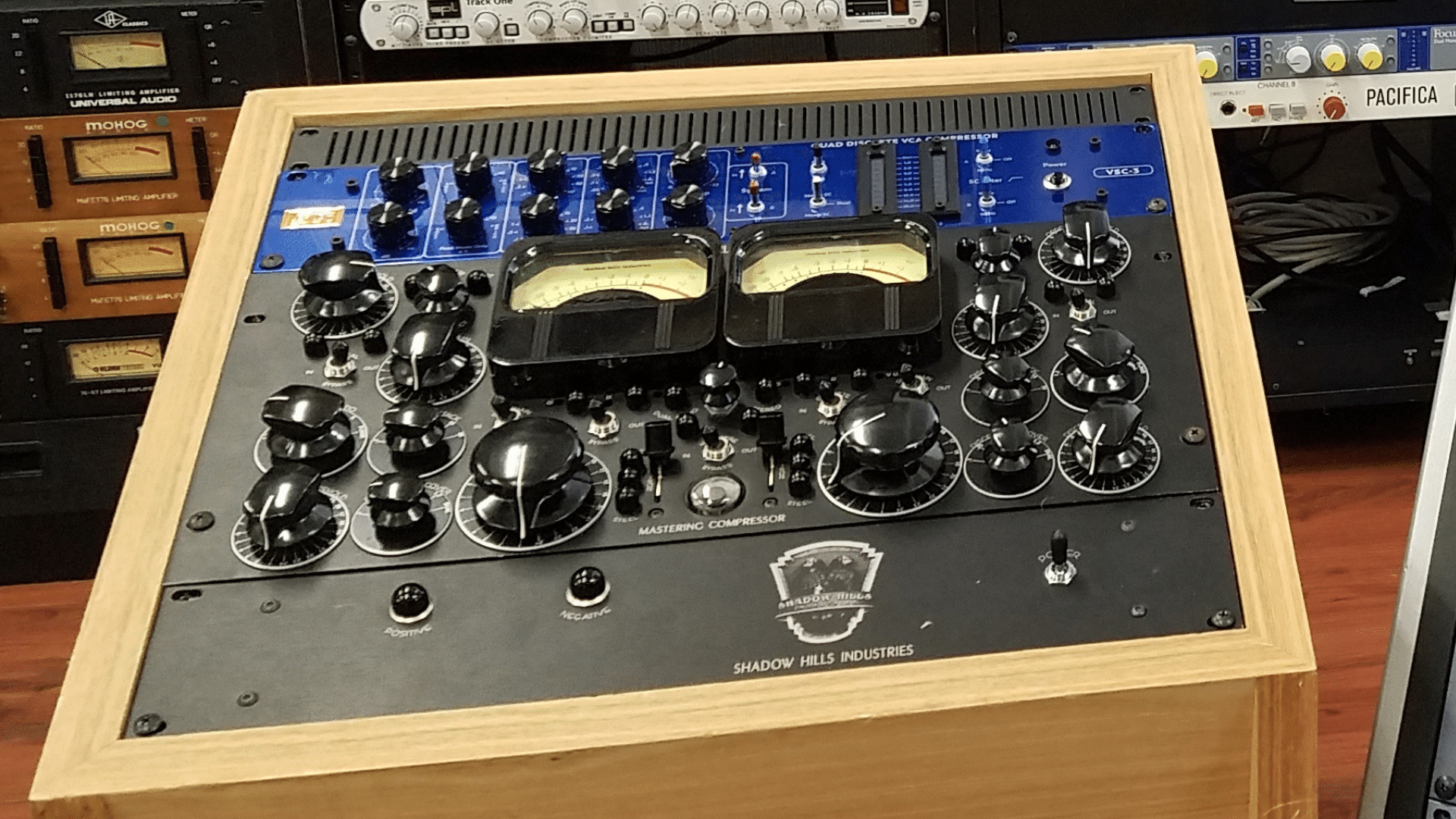 500シリーズマイクプリ最強格がさらに進化した件について」機材師 500シリーズマイクプリ最強格がさらに進化した件について」機材師