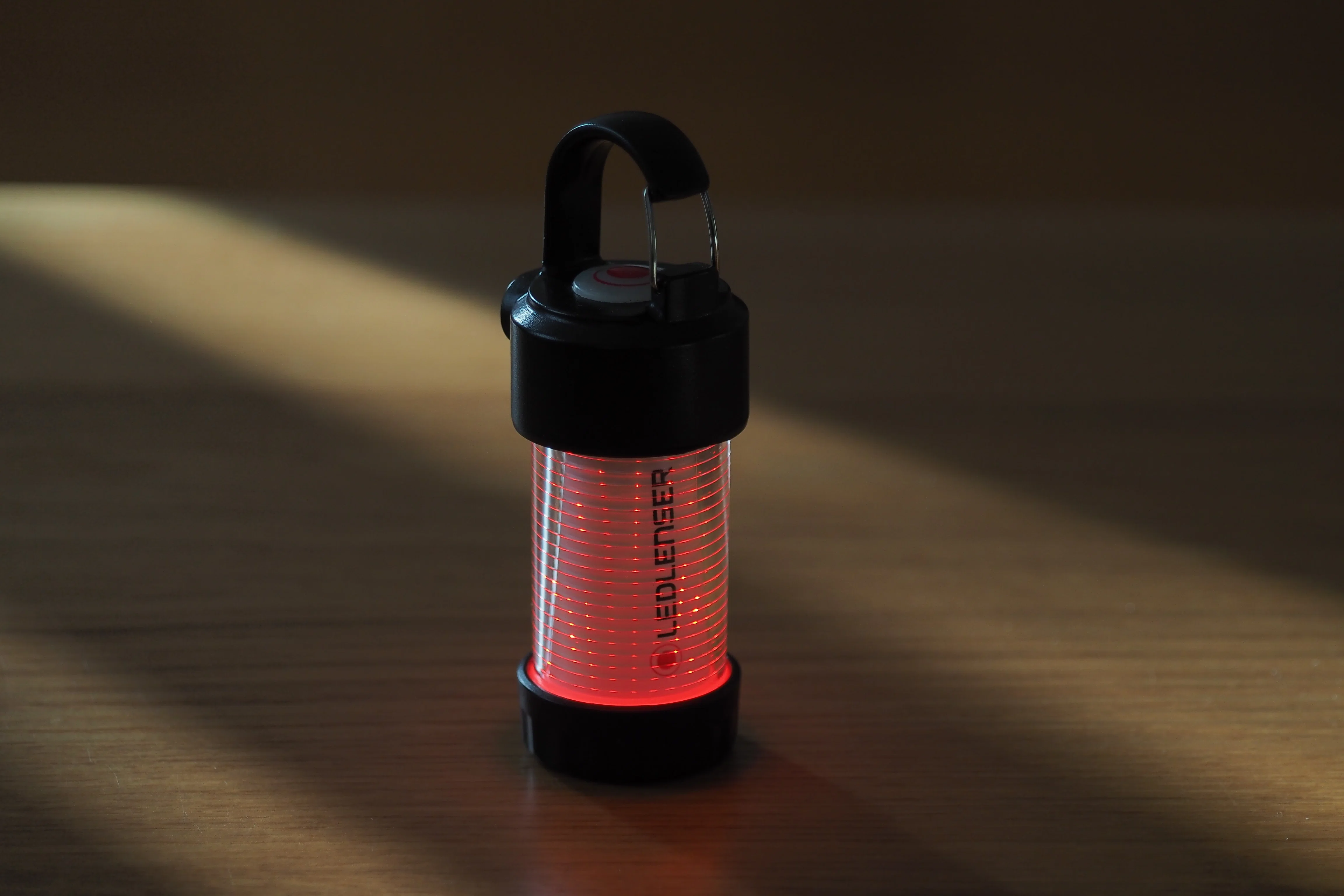 避難小屋泊での灯りに Ledlenser ML4 Warm Light｜アトリエデルタ