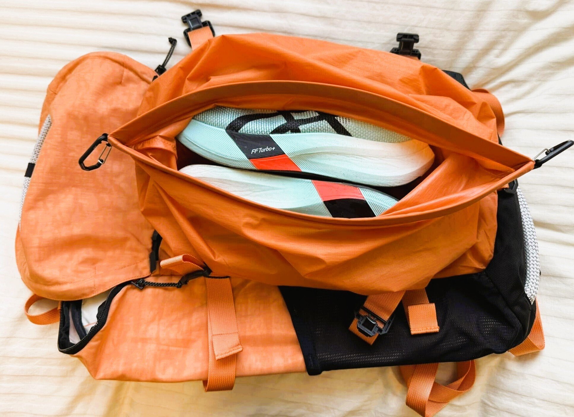 おしゃれランナー必見!On Speed Pack 24L Eliteの実力、徹底 おしゃれランナー必見!On Speed Pack 24L Eliteの実力、徹底