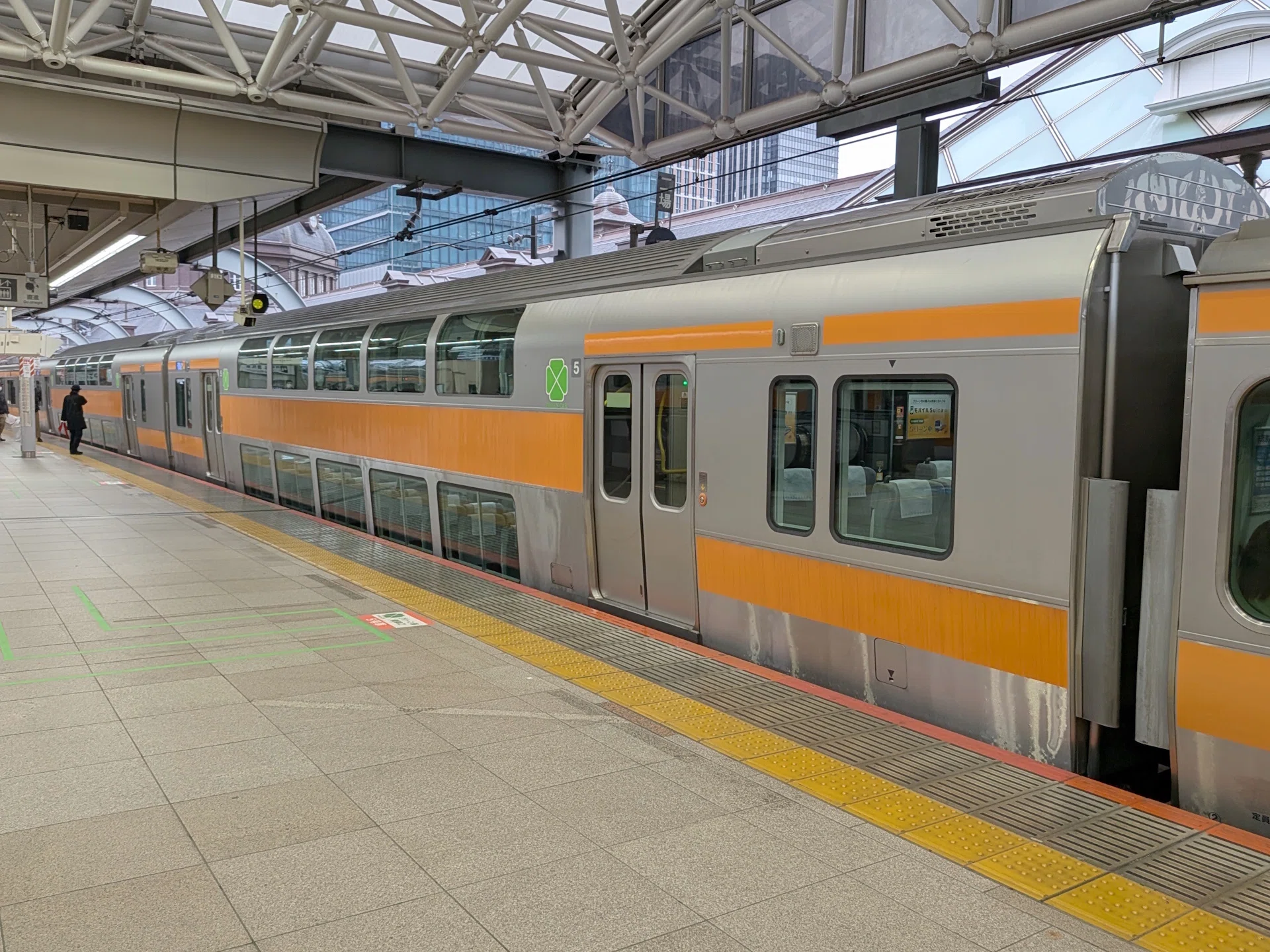 中央線でもサービス開始！ 首都圏JRの「普通列車グリーン車」を解説