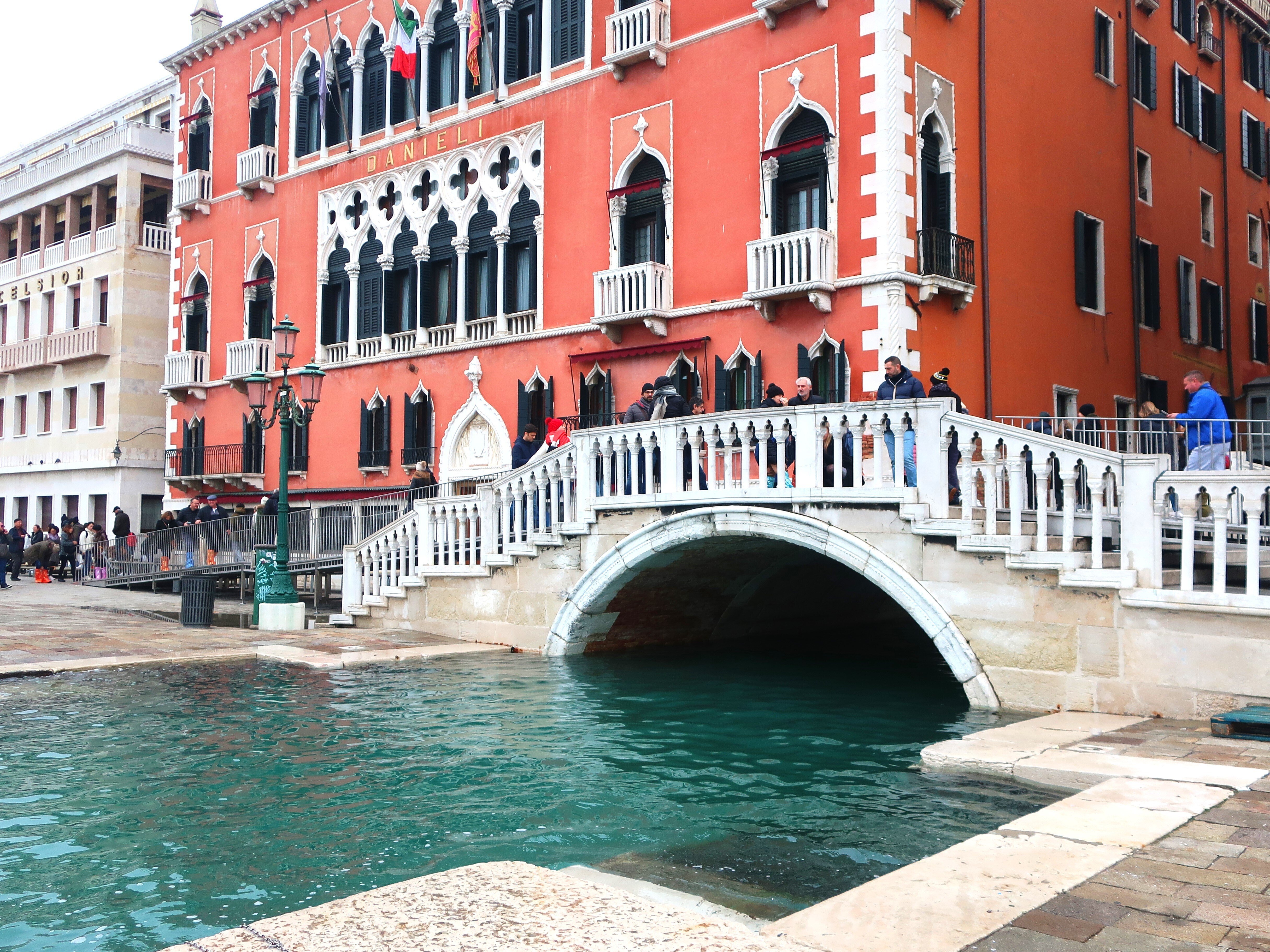 水の都ヴェネツィアは絵画そのもの！美しき街並みや芸術を堪能！｜僧侶