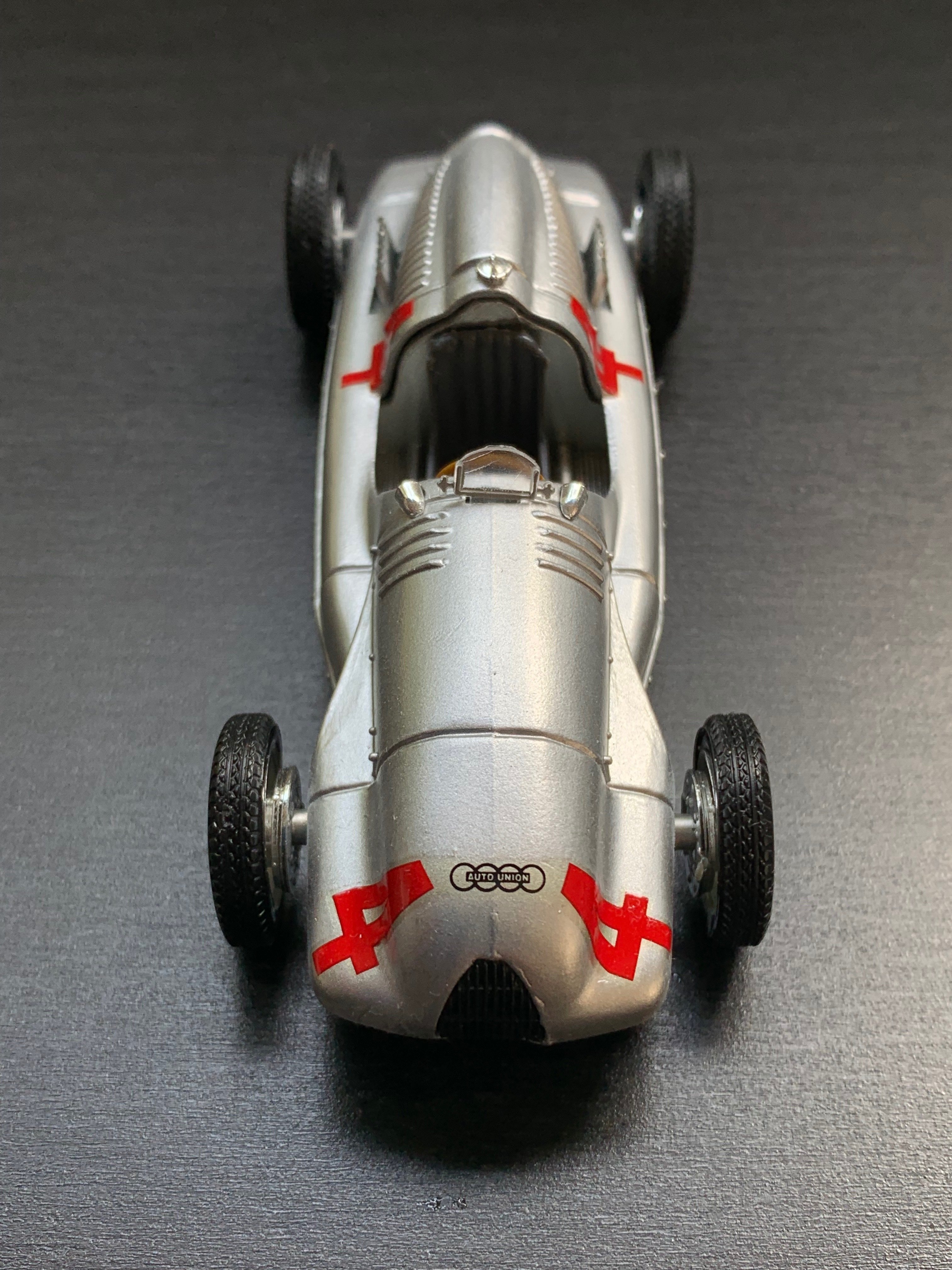 乗っていたクルマのミニカーだけは買う⑥アウトウニオン タイプD（1938