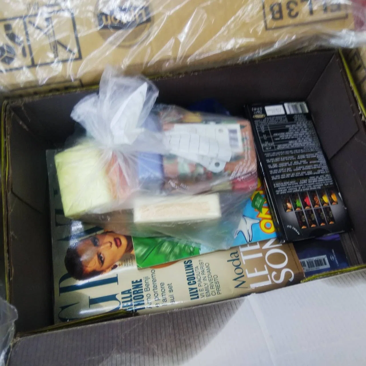 イタリアからの荷物に笑っちゃったよ3選🇮🇹📦｜Rei@イラストレーター