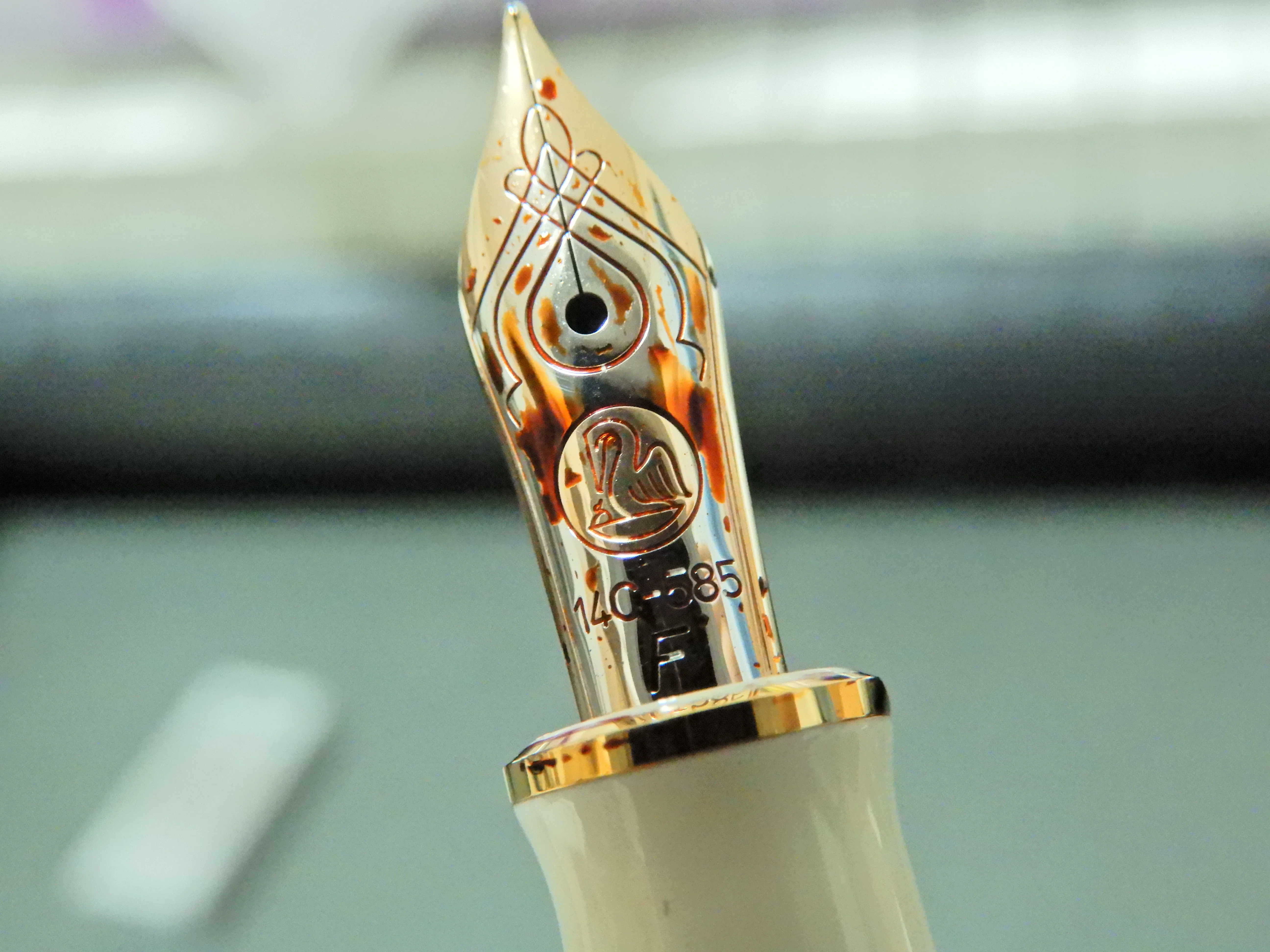 Pelikan souverän m400 white tortoise｜るありも
