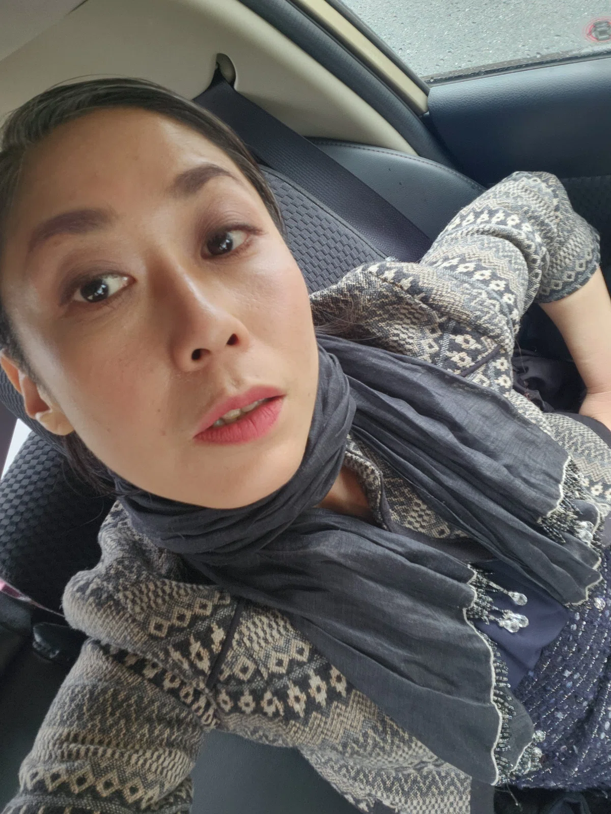 styling for my daughter's graduation ceremony｜gangs ni dgun gyi 'od ...