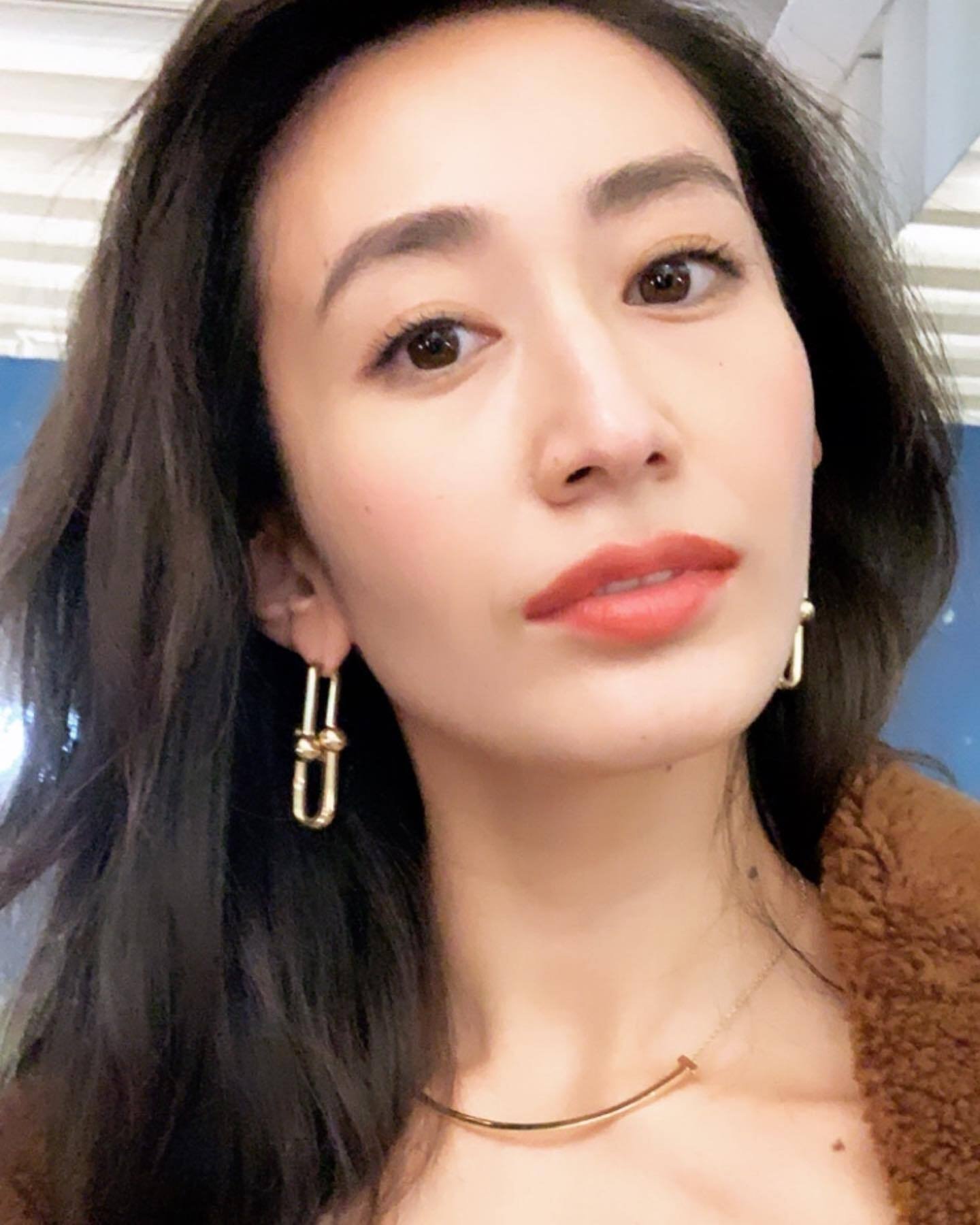 Tiffany & Co.ハードウェア ボールフックピアス(佐々木希さん着用) Tiffany & Co.ハードウェア ボールフックピアス(佐々木希さん着用)