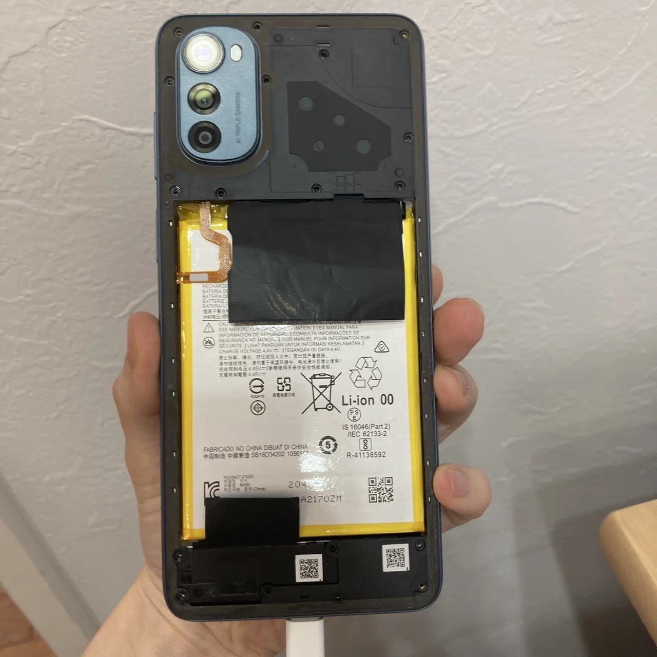 moto e32s Battery Replacement｜スマホ修理工房Rinkan