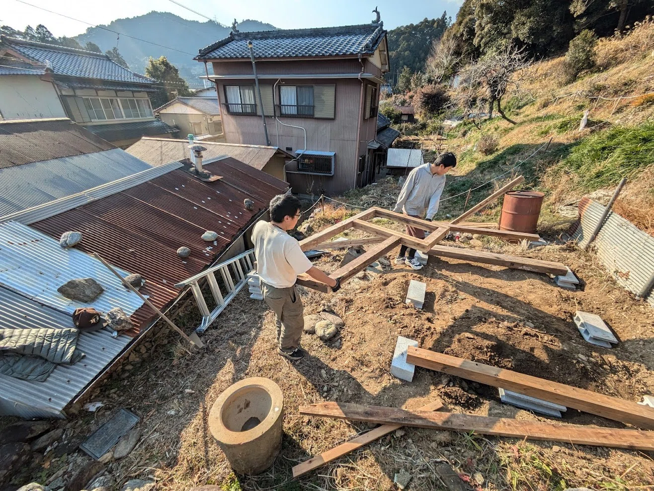 DIY】ニワトリ小屋をつくってみた｜合同会社 土佐べる【四国の民泊 一 