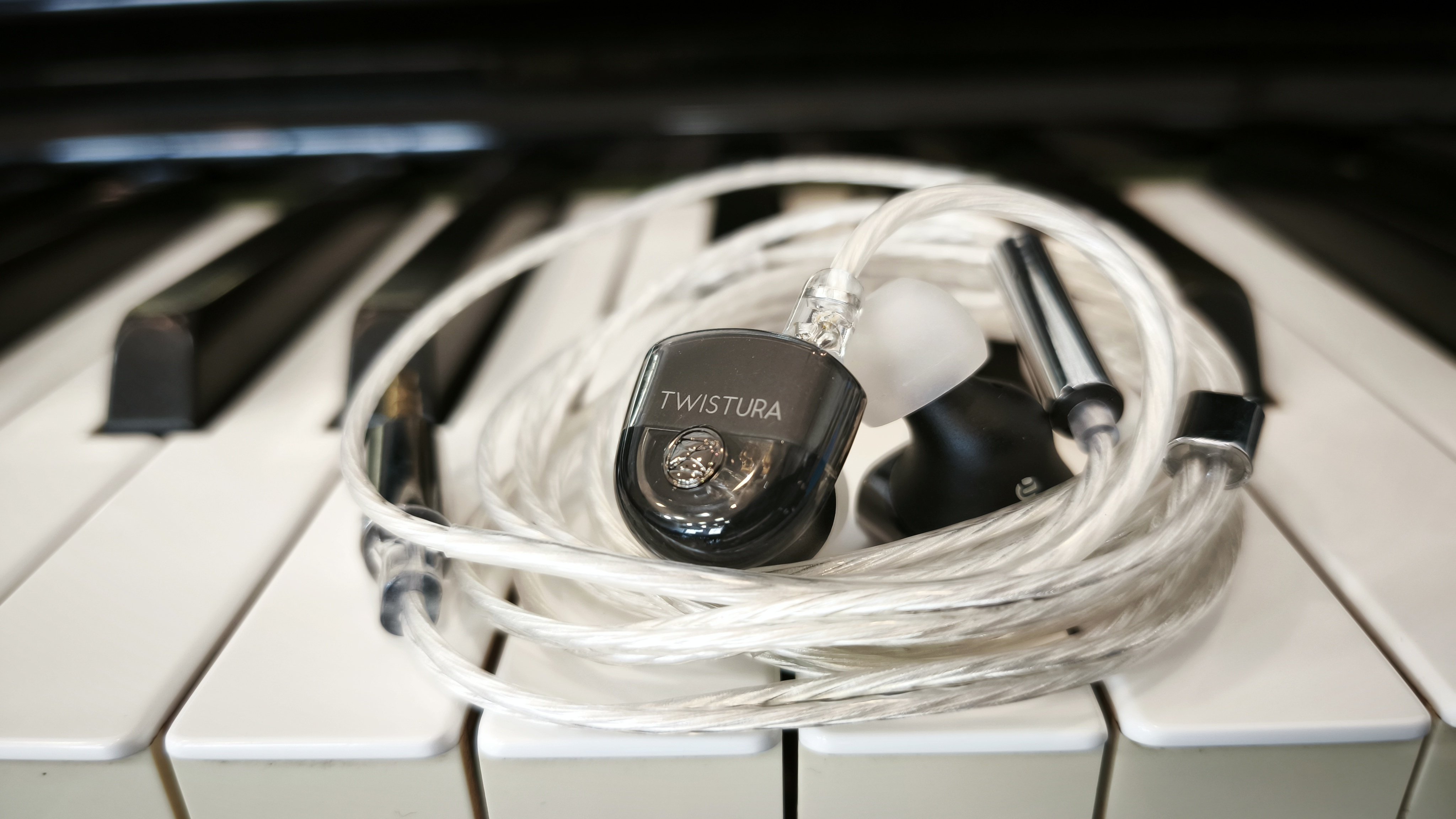 リケーブル Twistura String 2pin 4.4／3.5mm交換式（音質、高級