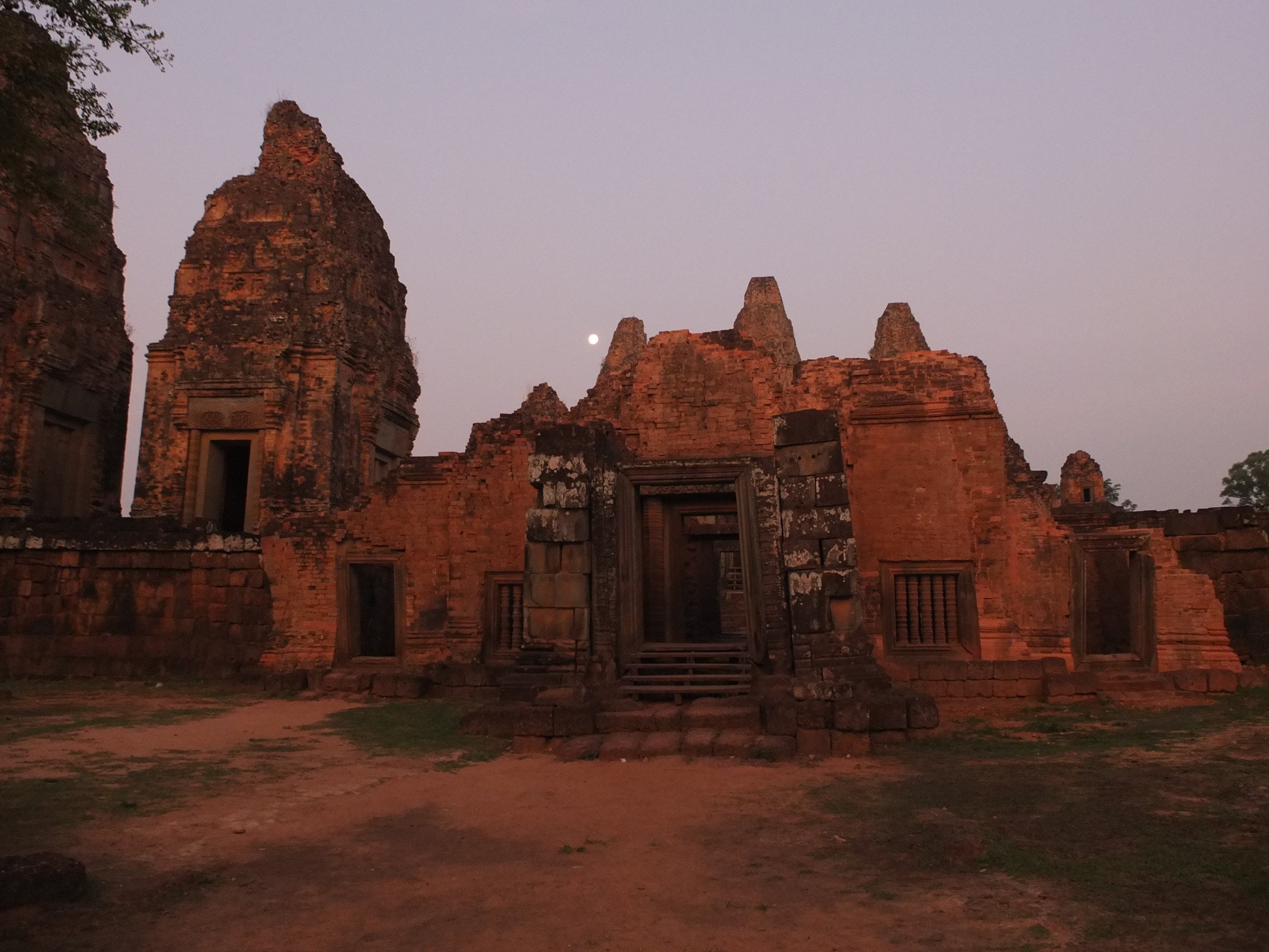 遺跡探訪112】 ジャヤヴァルマン7世の正妻・後妻像？(Preah Khan,12