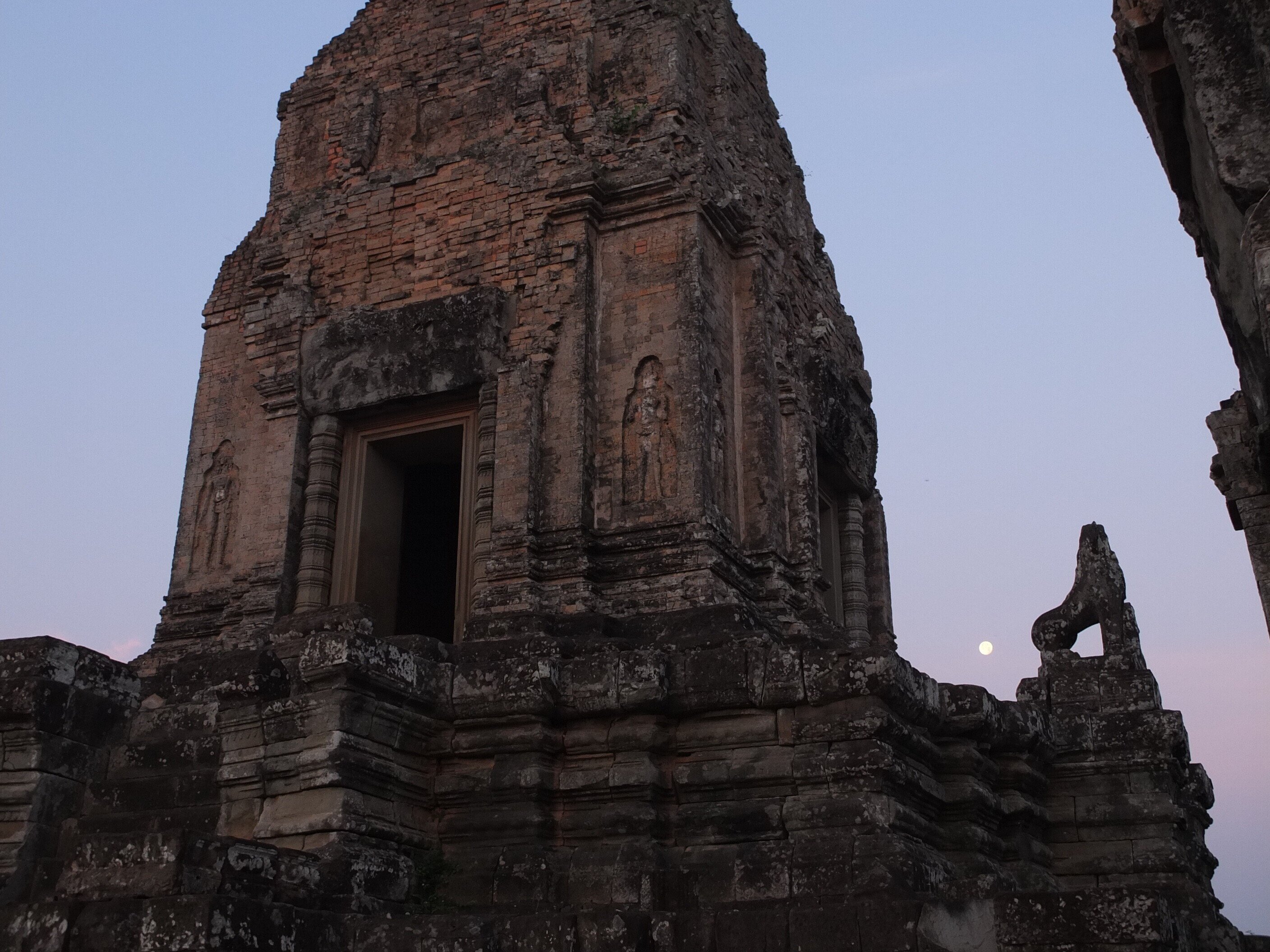 遺跡探訪112】 ジャヤヴァルマン7世の正妻・後妻像？(Preah Khan,12