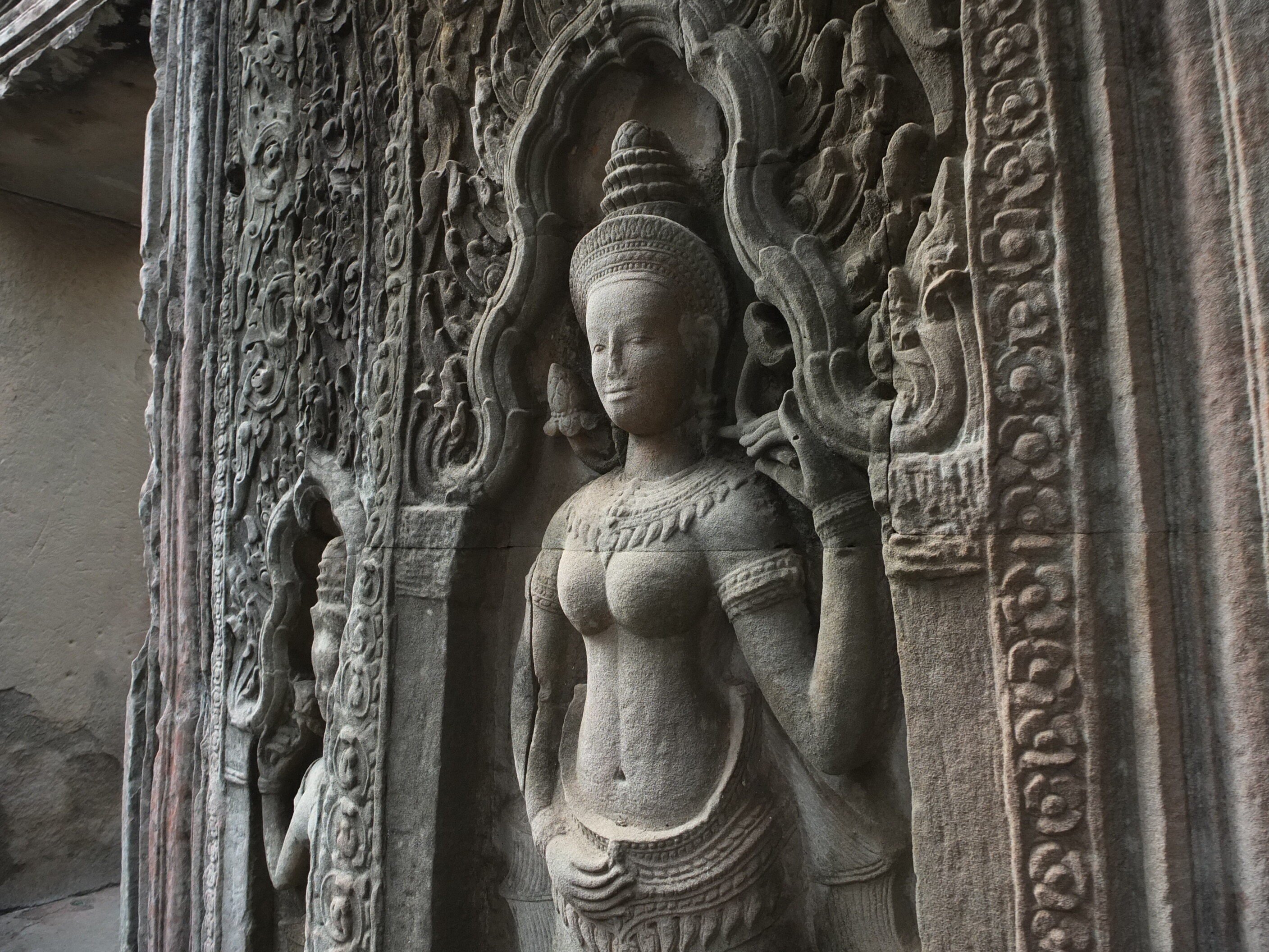 遺跡探訪112】 ジャヤヴァルマン7世の正妻・後妻像？(Preah Khan,12