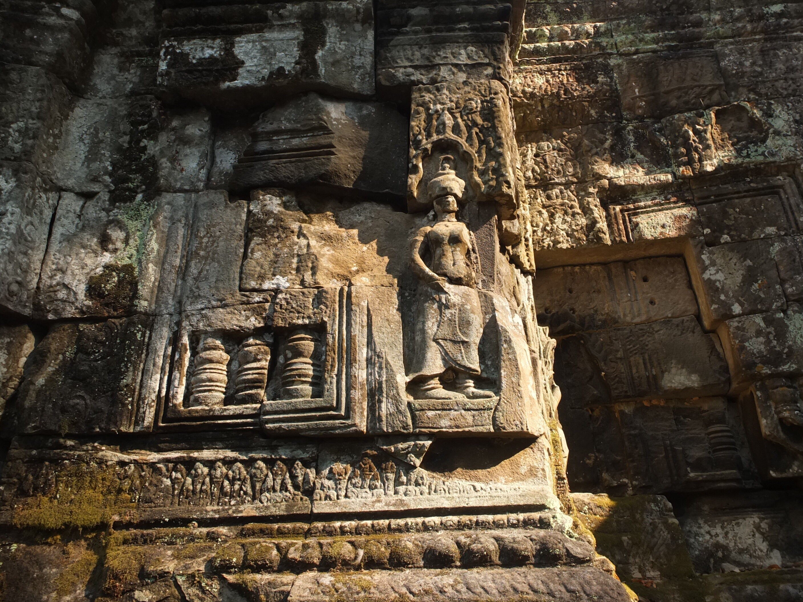 遺跡探訪112】 ジャヤヴァルマン7世の正妻・後妻像？(Preah Khan,12