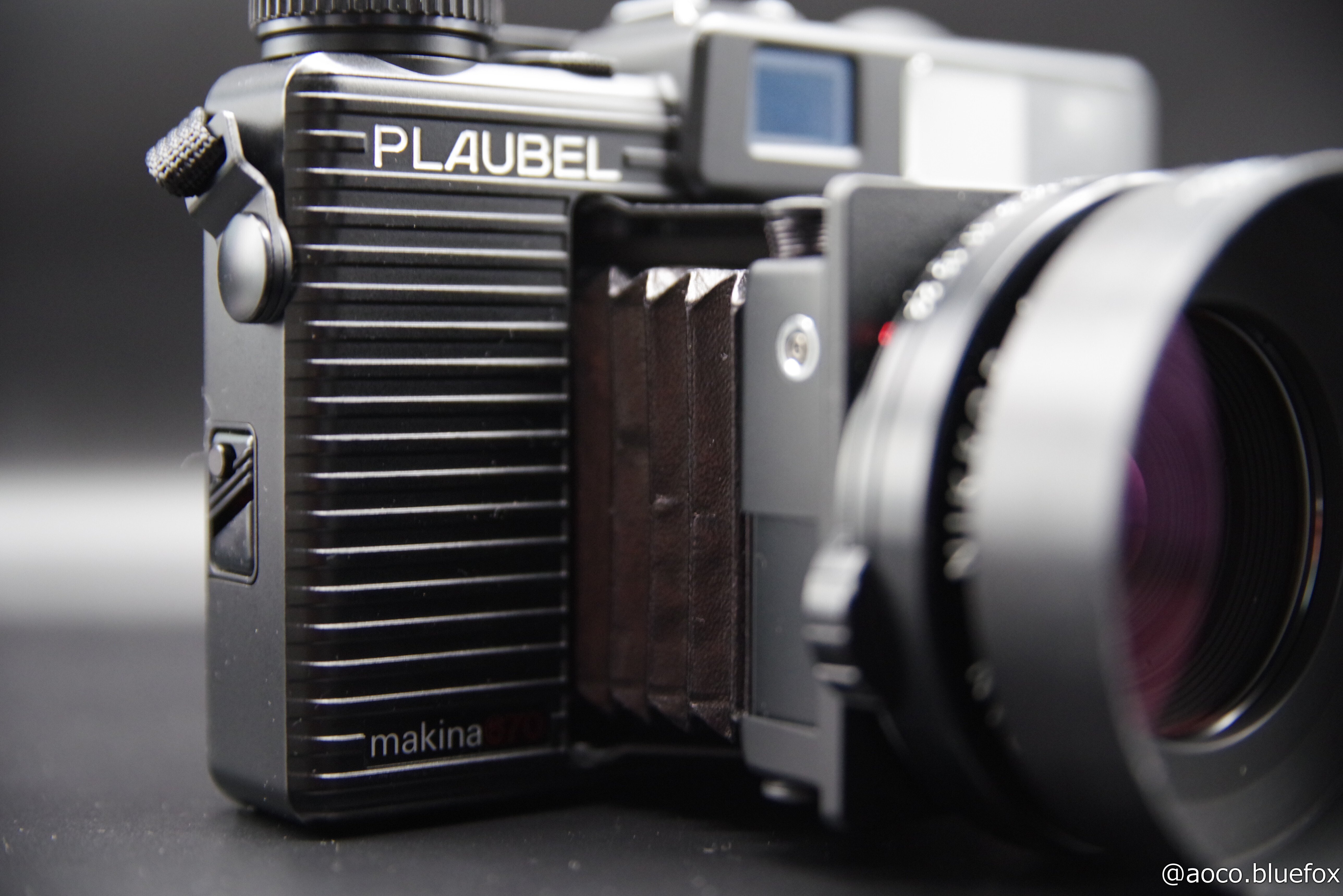 フィルムカメラに思いを馳せて その10: Makina 670 -74年目の