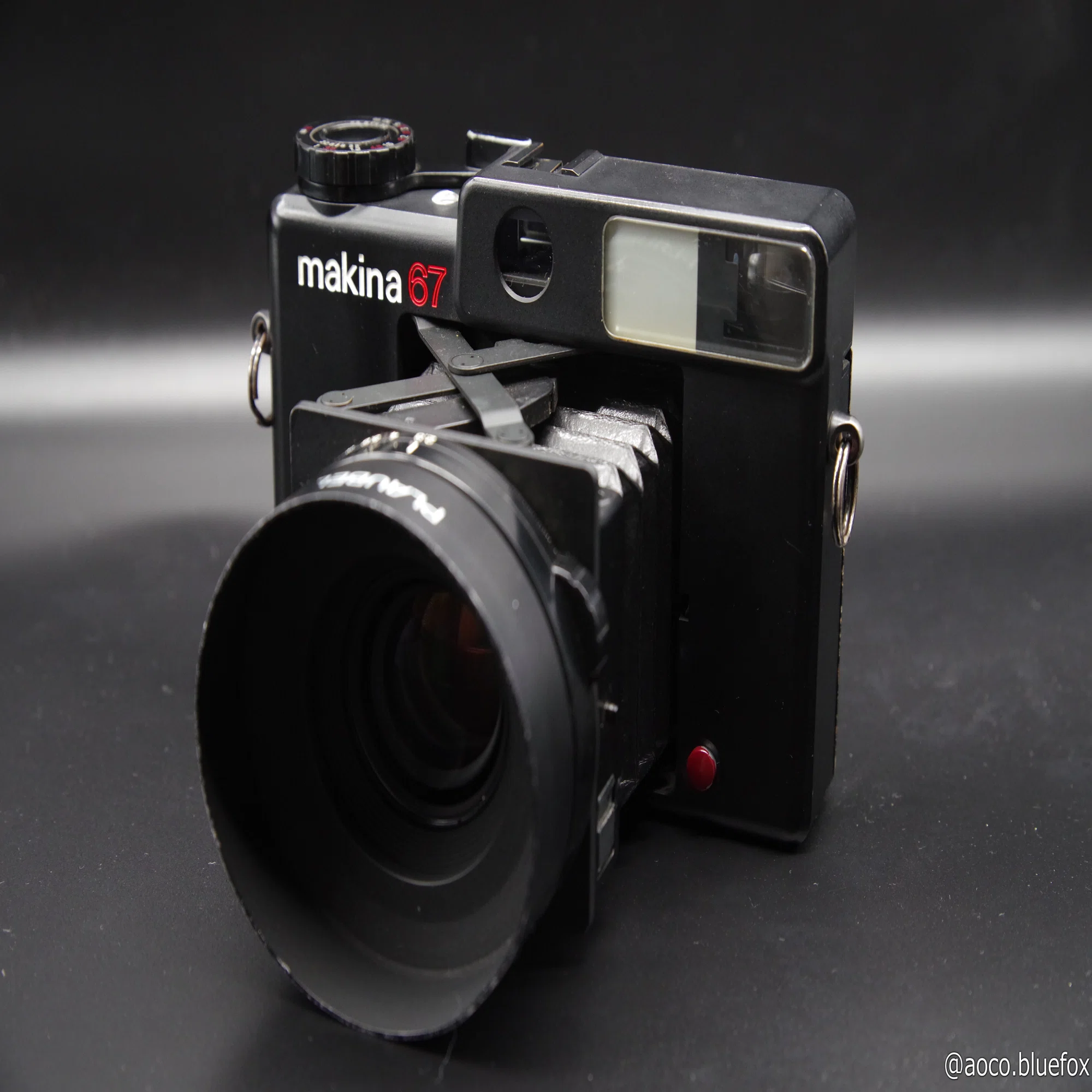 フィルムカメラに思いを馳せて その10: Makina 670 -74年目の邂逅-｜青狐