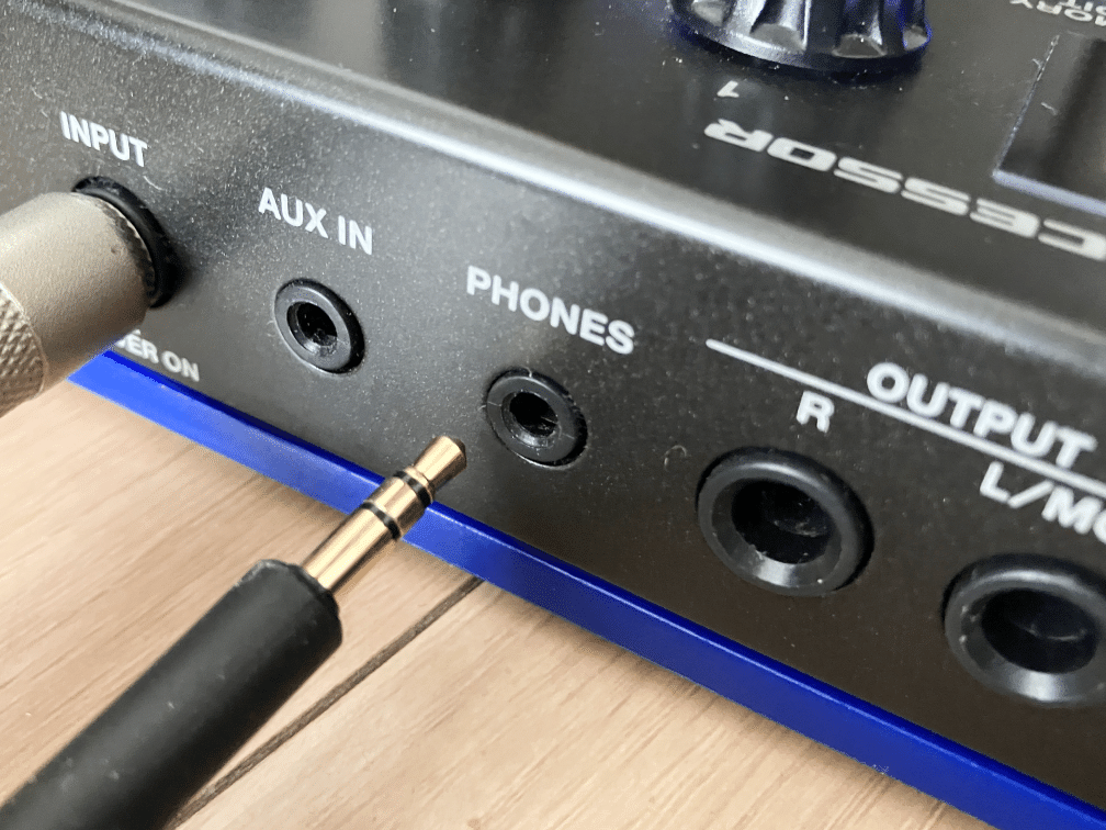 便利】BOSS GT-1のヘッドホンのつなぎ方を解説します 便利】BOSS GT-1のヘッドホンのつなぎ方を解説します