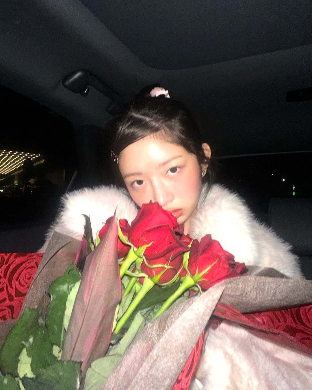 IVE レイ、ミラーセルカも愛らしい彼女の冬ファッション✨｜k_info_jp