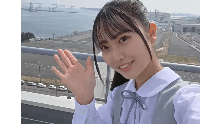 日向坂46　蔵盛妃那乃　サイン入り生写真　五期生お披露目制服 日向坂46 蔵盛妃那乃 五期生お披露目制服 - メルカリ