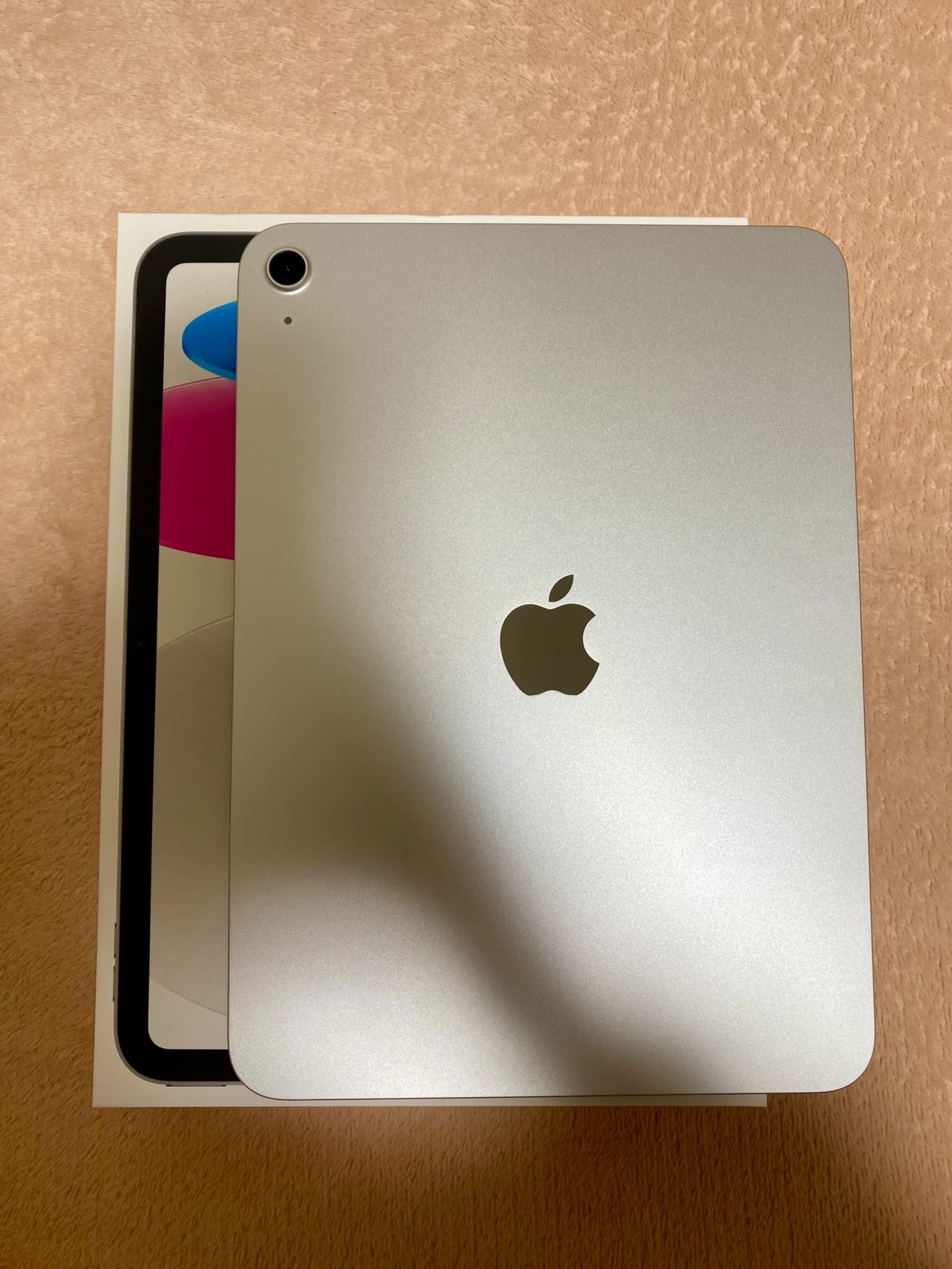 勢いでiPad(A16)を買ったけど、第10世代のケースやフィルムは流用