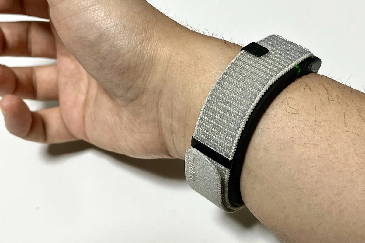 未来的なジェスチャ入力リストバンドは実用的なのか：Mudra Link 