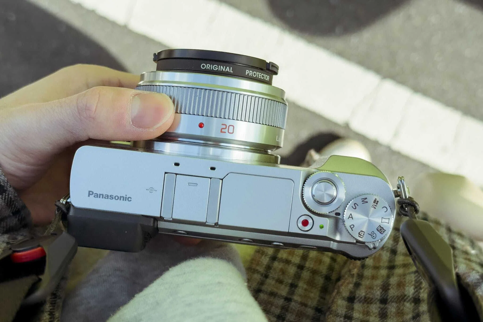 DMC−GX7MK2＋レンズ4点（マイクロフォーサーズ ） 大人のマイクロフォーサーズ、パナソニック「DMC-GX7」（1/5 ページ
