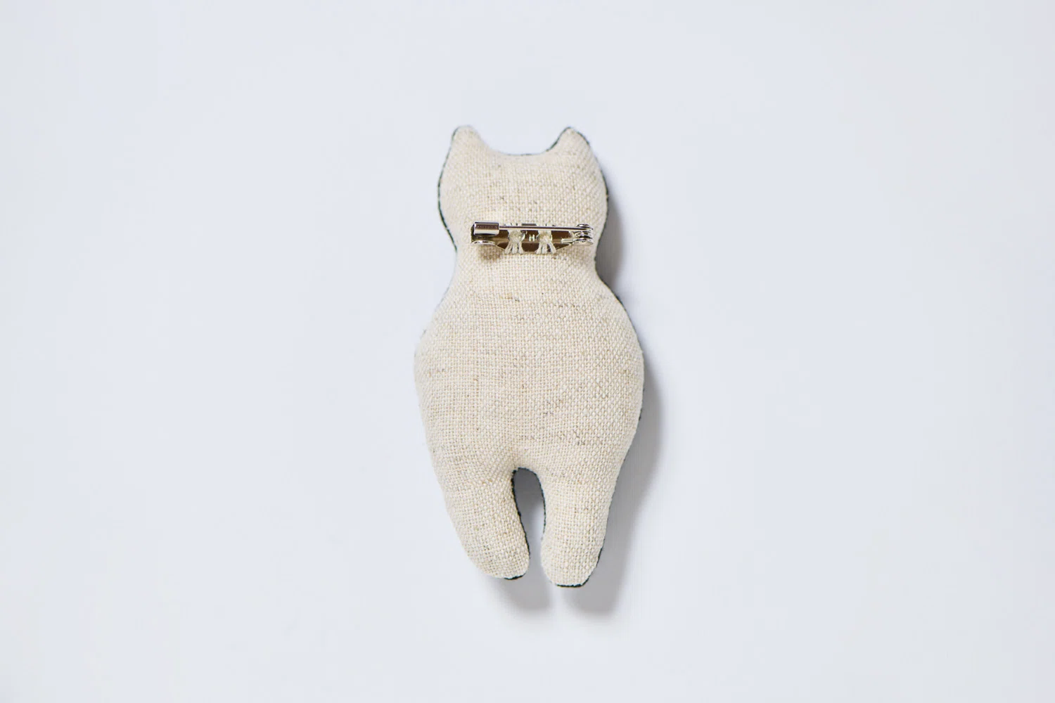 初心者でも簡単！にゃんとも楽しい刺繍ブローチを作ろう｜ヤマト運輸