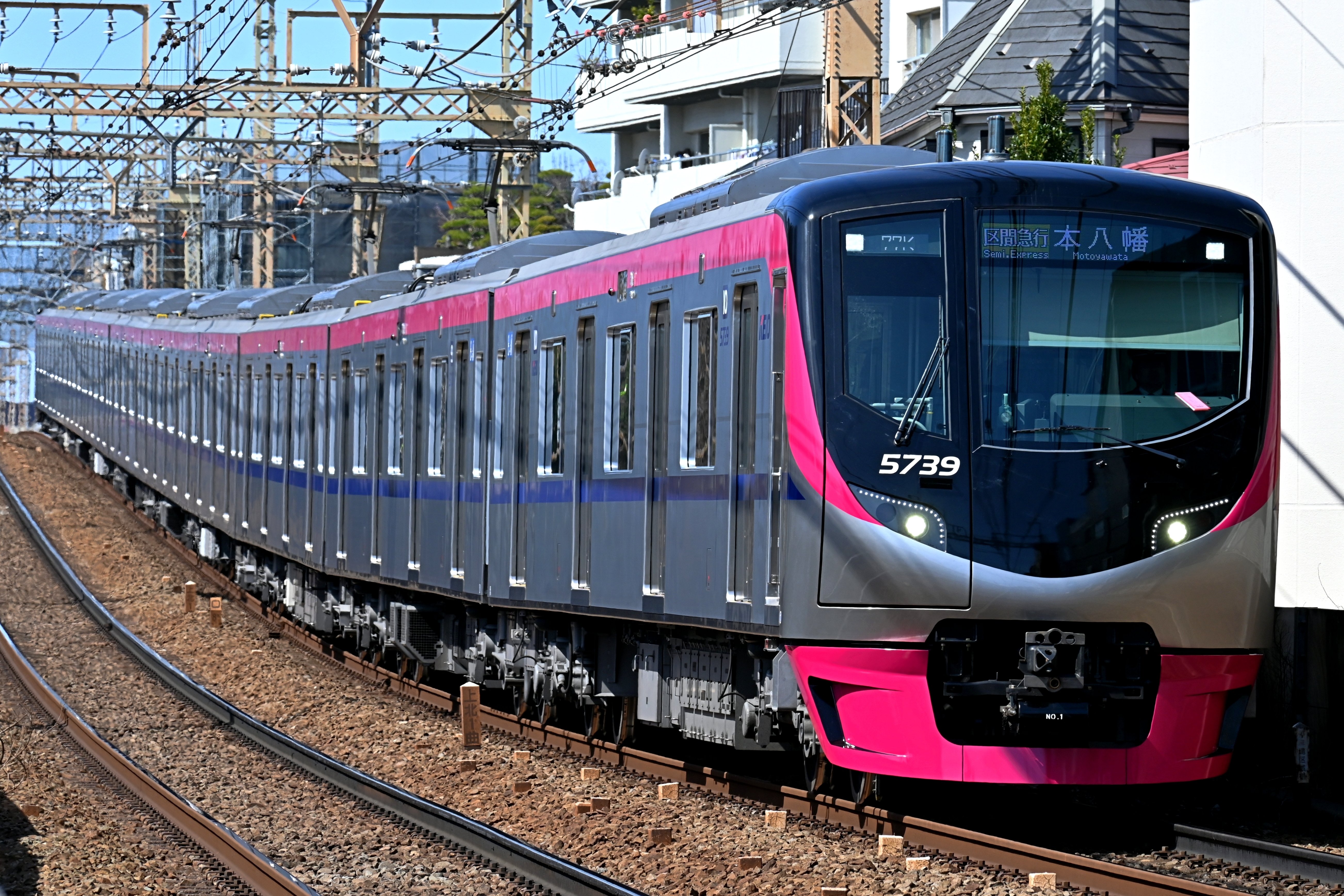京王電鉄 最新編成の5739編成を撮ってみた！｜隣の芝生は隣の芝生