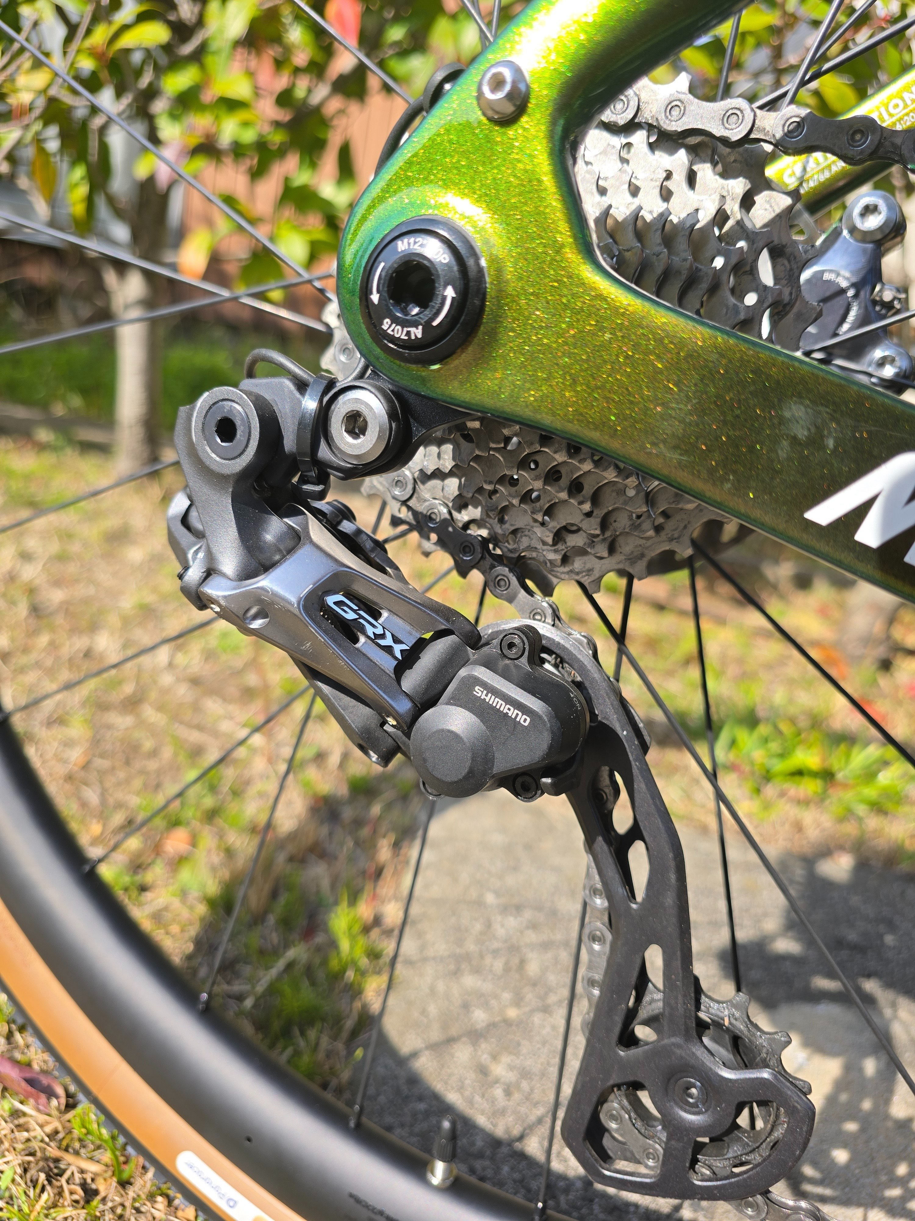 MORI AEPOX: 多様な路面を自由に走るオールラウンドグラベルバイク