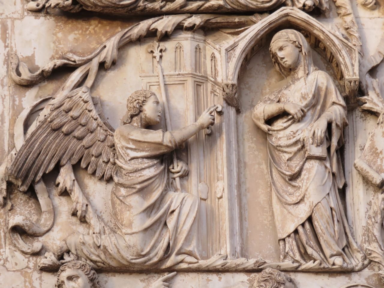 オルヴィエート大聖堂徹底解説①ファサードのレリーフに描かれた