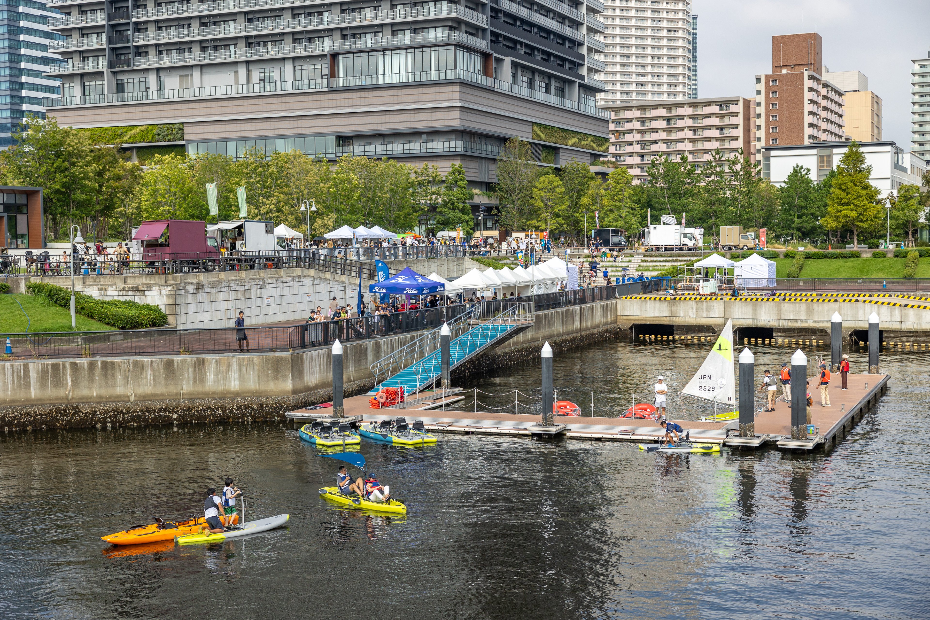 豊洲地区の水辺活性化に向けて。運河ルネサンス協議会と懇親クルーズに