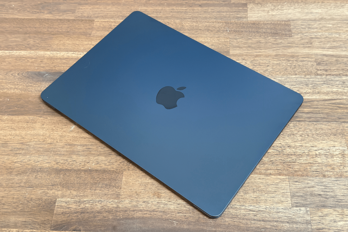 Apple MacBook Air 13 M4 ミッドナイト　使用感なし。 Apple MacBook Air 13 M4 ミッドナイト使用感なし。