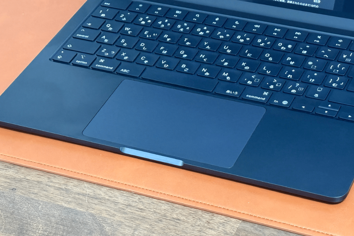 MacBook Air M4と純正キーボード・トラックパッド MacBook Pro 14