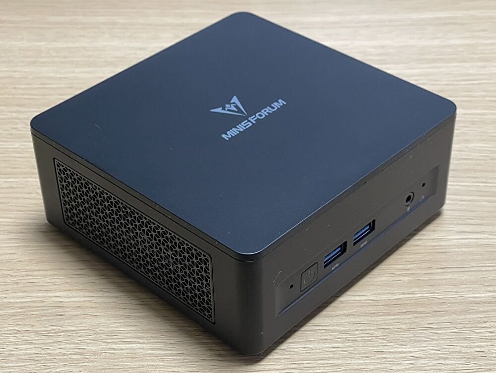MINISFORUM UM760 Slim、Ryzen 5 7640HSを搭載のミニPC、実機
