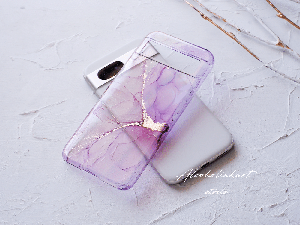 淡い花びらをイメージしたアルコールインクアートのスマホケース｜étoile